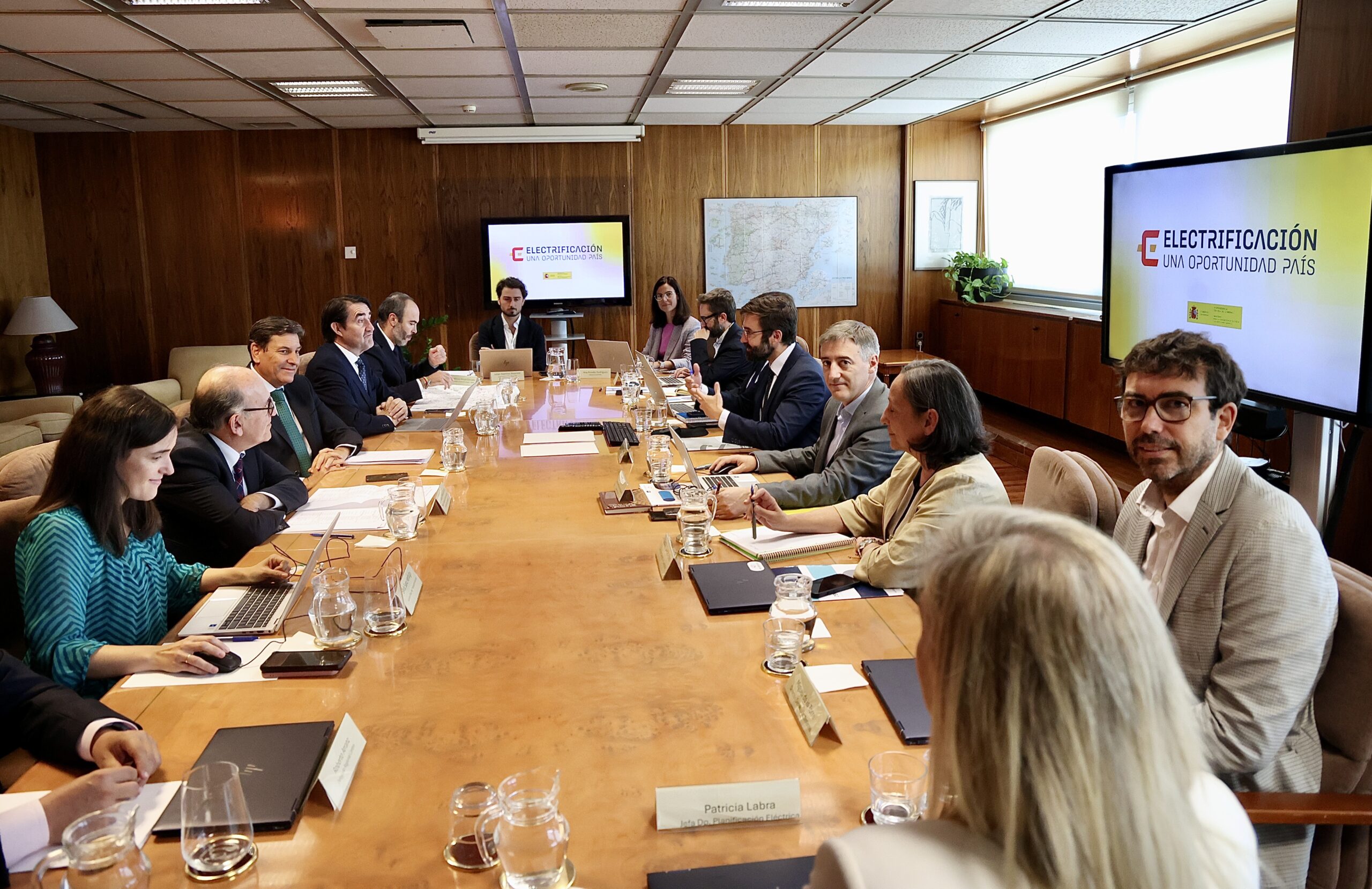 Economía y Medio Ambiente vuelven a pedir al Gobierno que garantice suministro eléctrico y desarrollo industrial