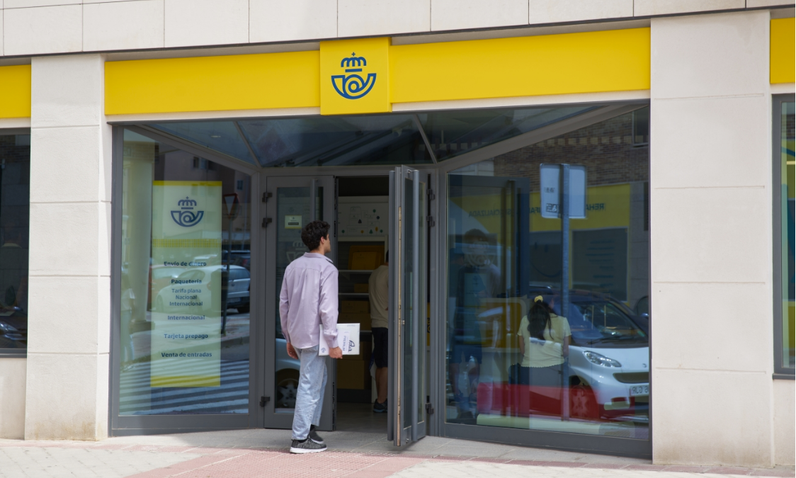 Correos ofrece los servicios de O2 de Telefónica en sus oficinas de toda España