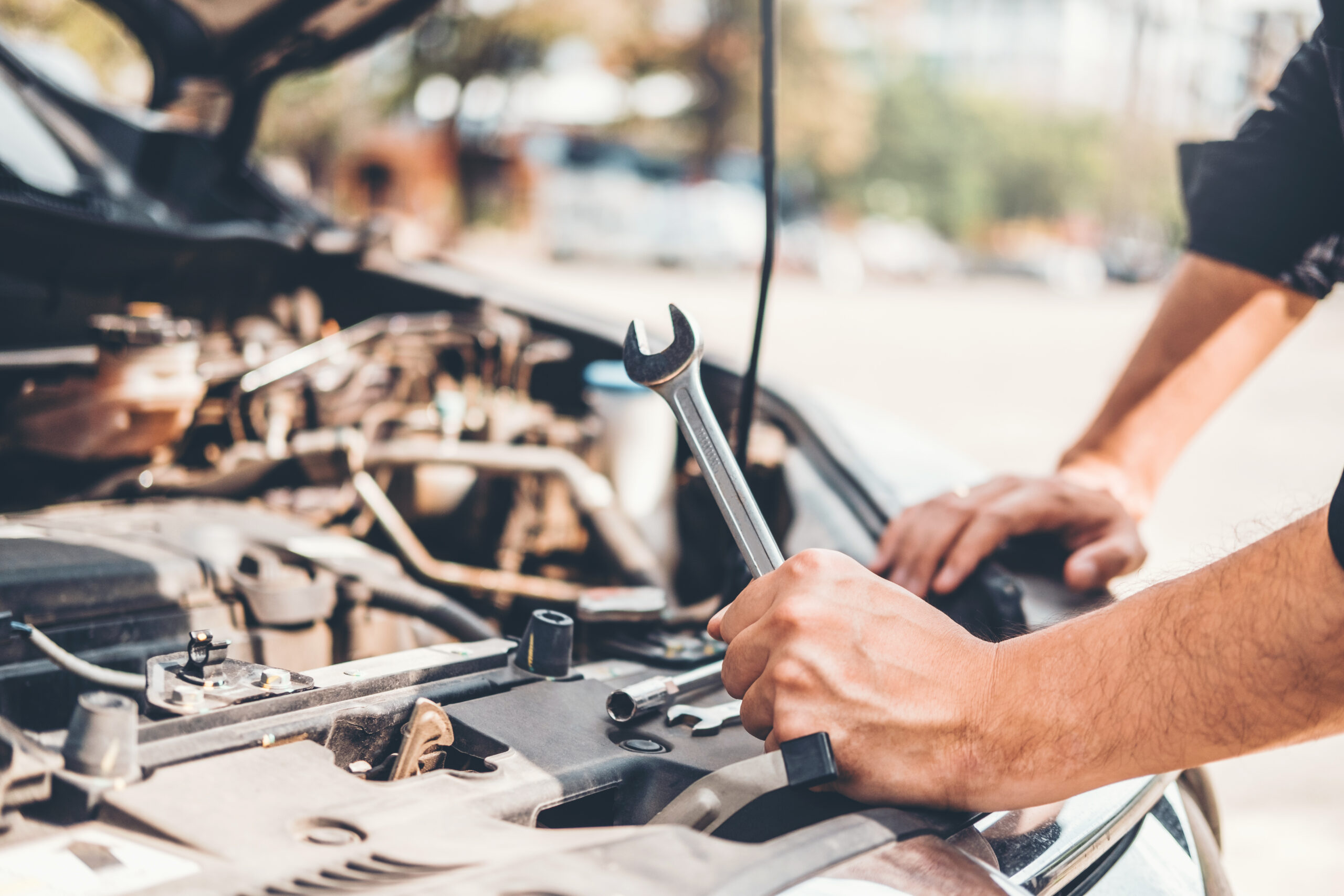 ¿Cuánto cuesta al año el mantenimiento de un coche?