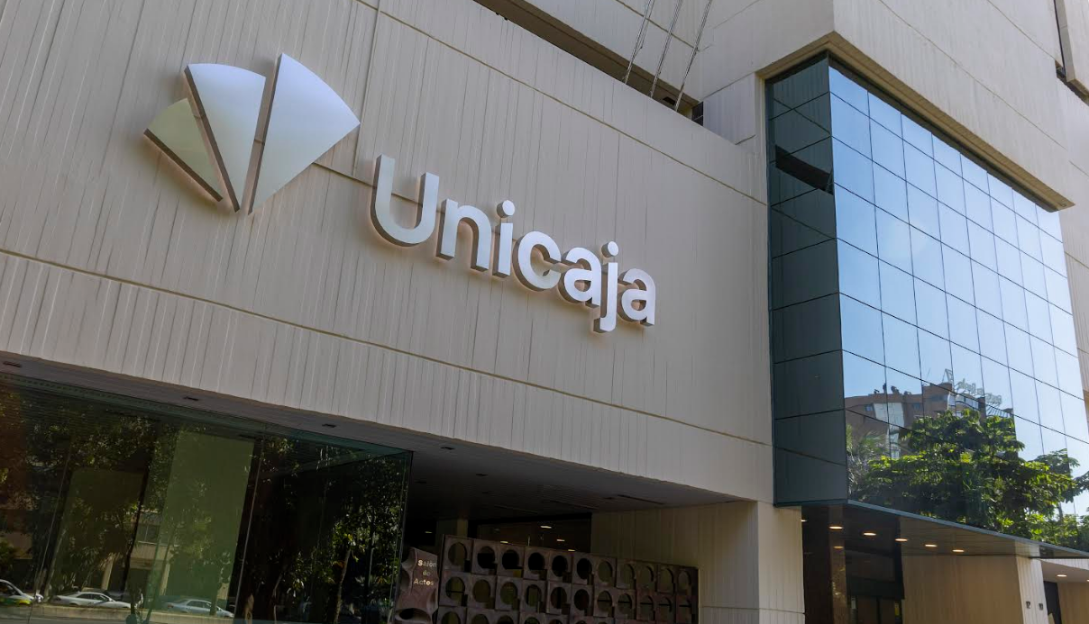 Unicaja lanza una nueva línea multiproducto de financiación dirigida a empresas y autónomos