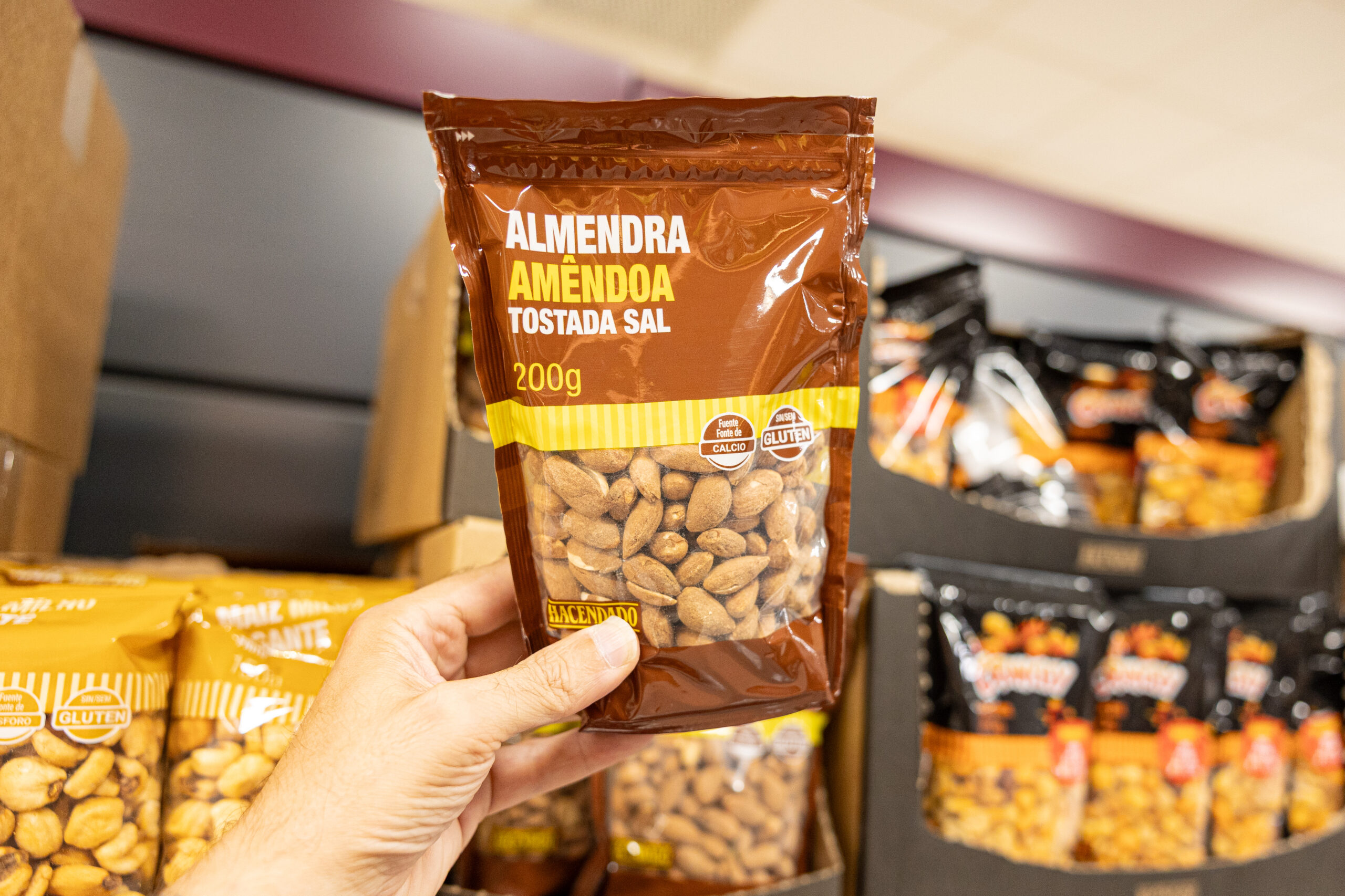 Las almendras vuelven a la casa de Mercadona con un innovador formato  tostado y salado