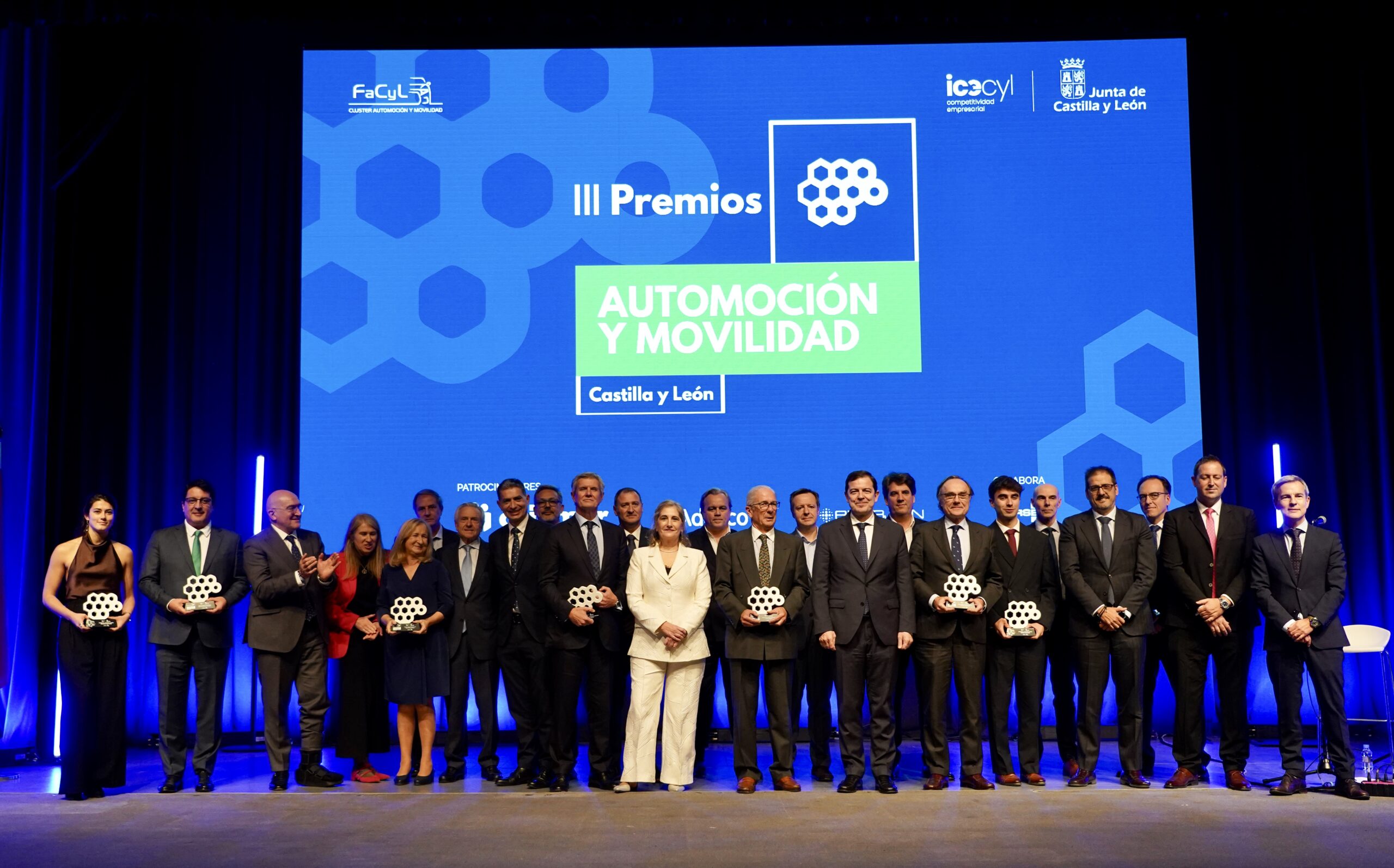 Mañueco alerta de la «ofensiva de terceros países» y  del «riesgo de reestructuraciones» en la automoción