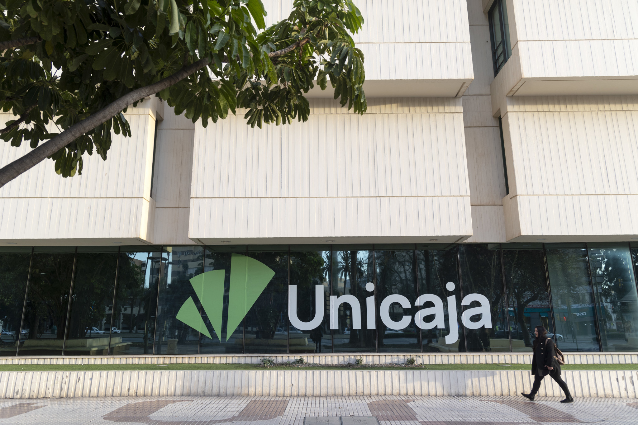 Unicaja emitirá preferentes al 5,950%