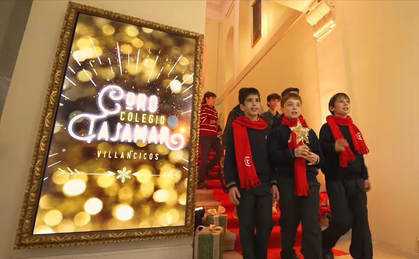El colegio de Tajamar graba en el Palacio el videoclip del villancico con el que felicita la Navidad