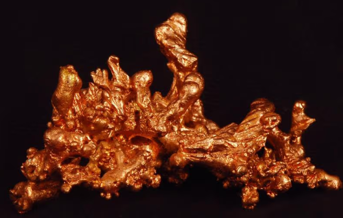 El cobre firma su mayor subida anual en más de una década