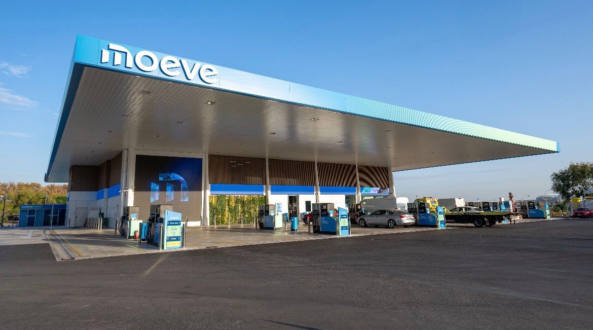 Moeve da la bienvenida a 2026 con 500 estaciones de servicio transformadas de su red de España y Portugal