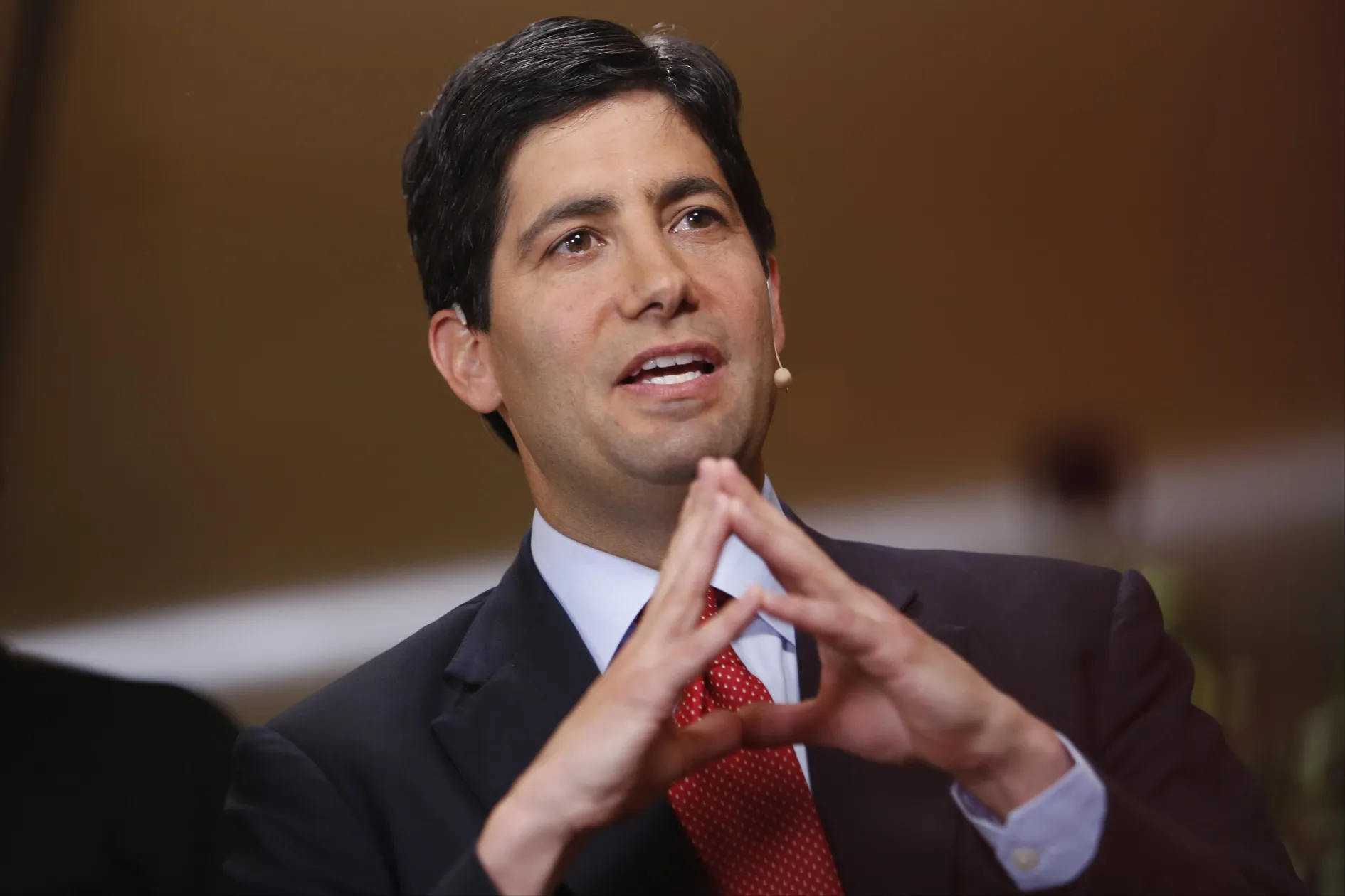 Kevin Warsh se convierte en el elegido de Trump para gobernar la Fed