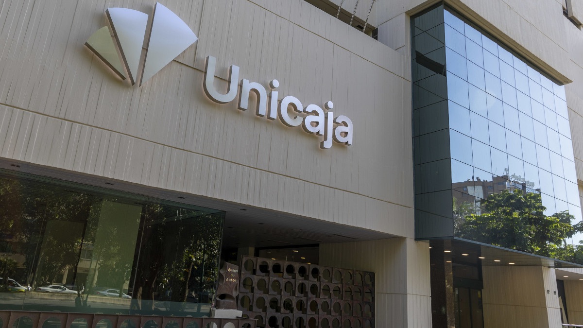 Fitch eleva la calificación crediticia a largo plazo de Unicaja a ‘BBB+’, con perspectiva estable