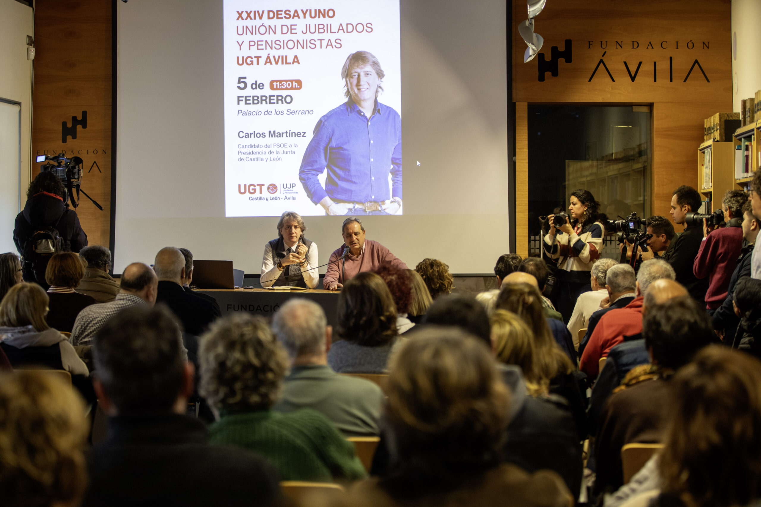 Martínez reivindica el «derecho a quedarse» y dice que el PP «da la espalda a los pensionistas»