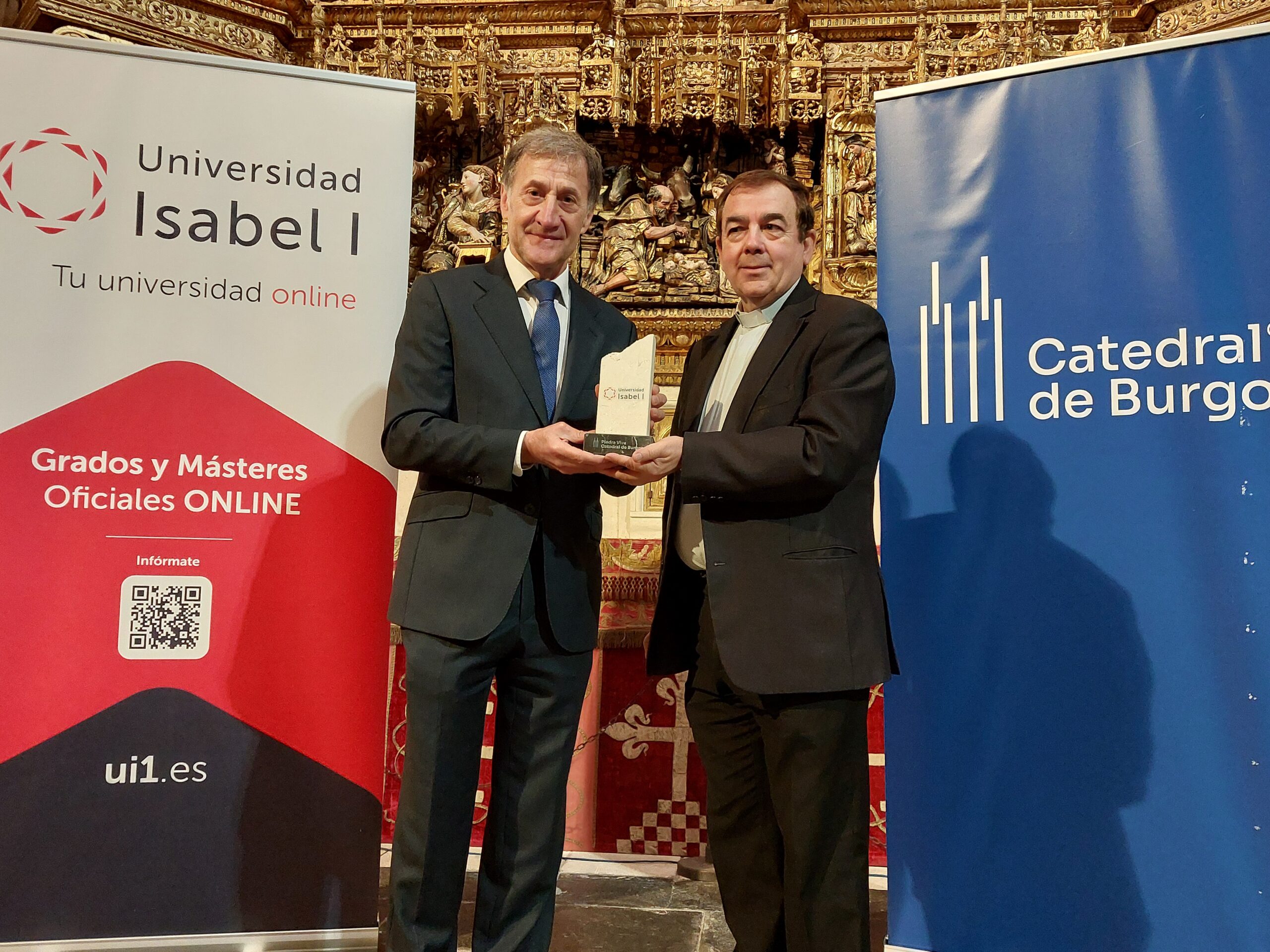 La Catedral de Burgos reconoce a la Universidad Isabel I por su apoyo al programa «Piedras Vivas»