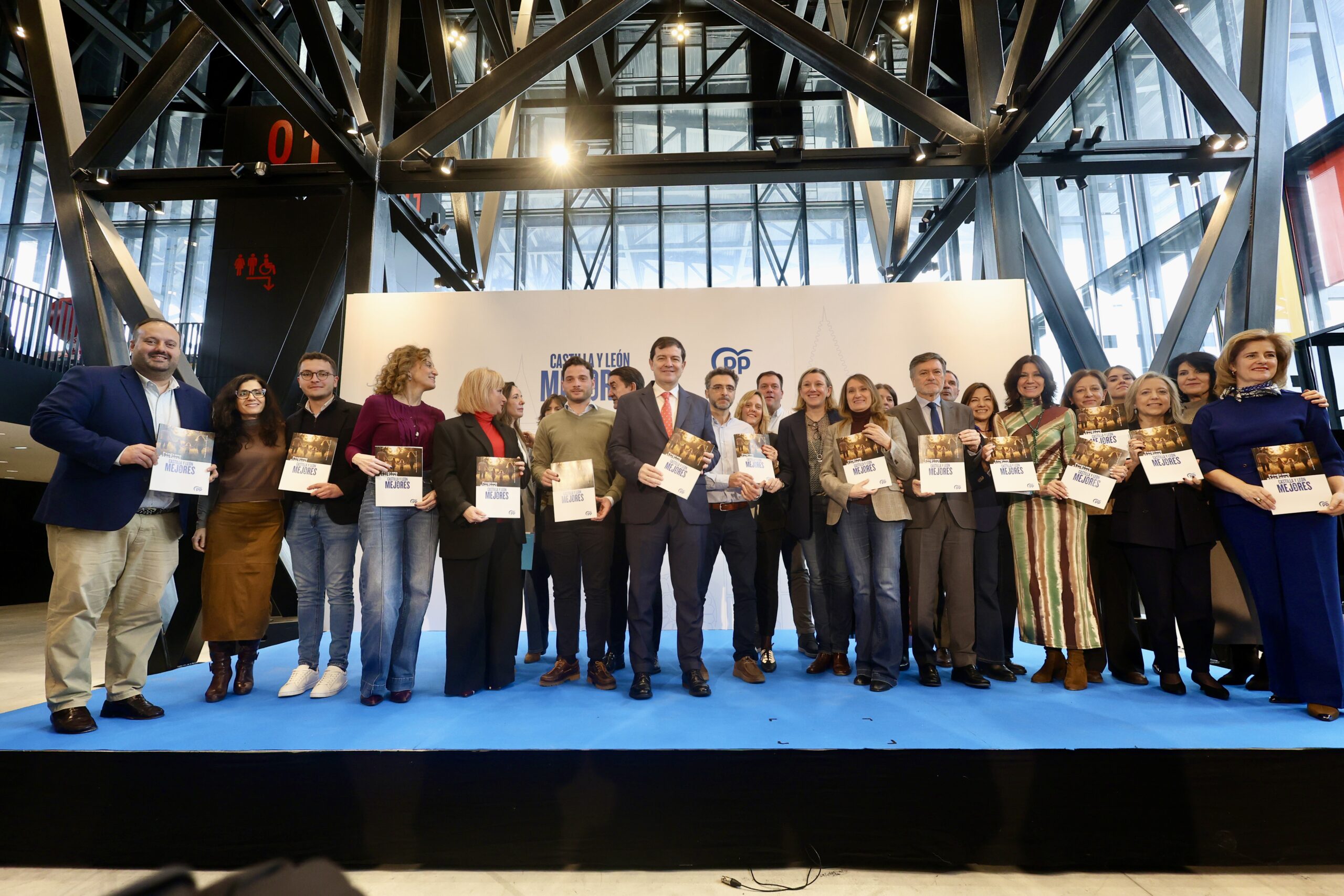 Los jóvenes, en el foco de las 1.031 propuestas electorales del PP: Cuenta Ahorro Vivienda y Nómada Digital