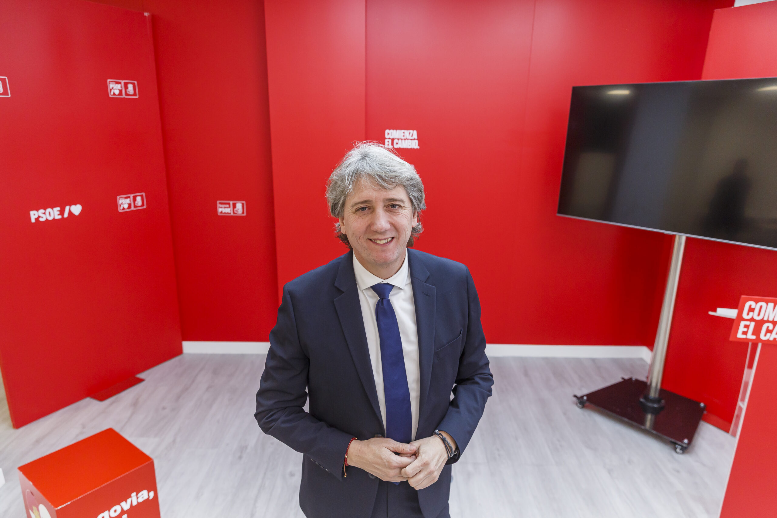 Martínez cree que la sociedad pide «consensos» y que PSOE y PP «nos demos la mano»