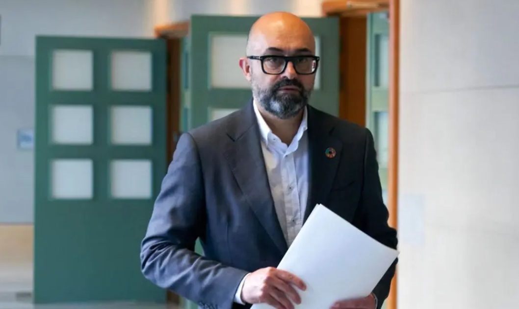 AVE a baja velocidad o suspendidos, KO en Rodalies… pero la red ‘no está colapsada’ y ‘es segura’, según el presidente de Adif