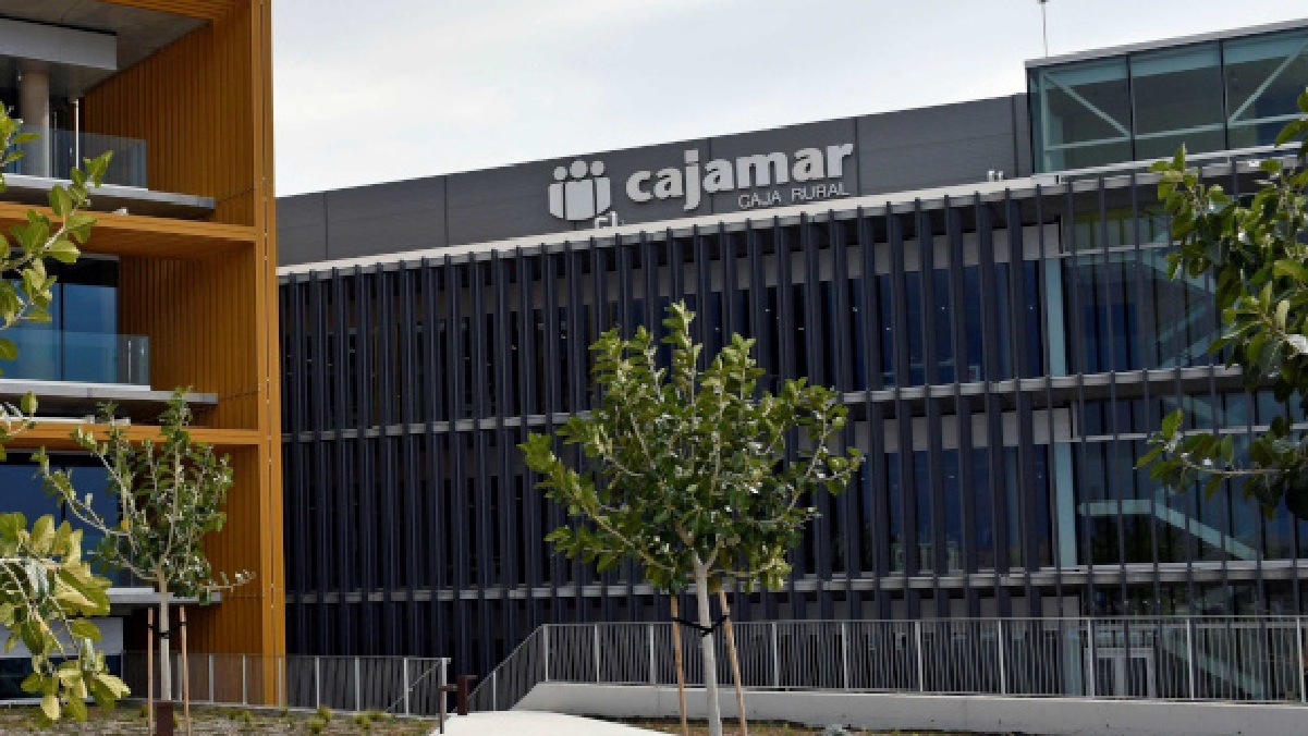 El beneficio neto de Cajamar sube el 6,8%, hasta los 349 millones