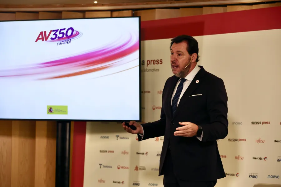 Andalucía ultima demandar a Puente si no reabre el AVE directo Madrid-Málaga antes de Semana Santa