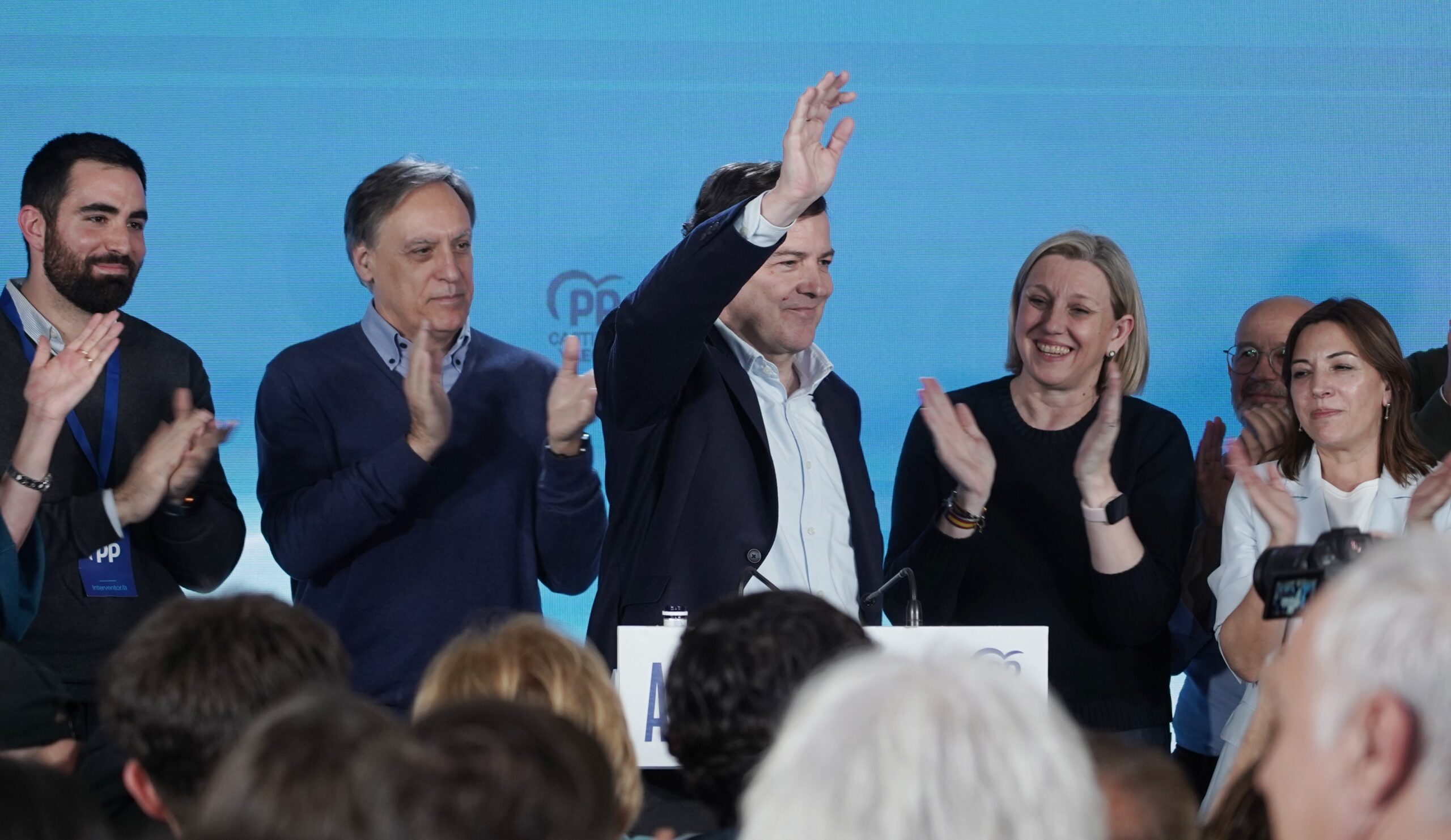 Mañueco abre una ronda con los partidos y apela a formar un gobierno «para todos y pensando en todos»