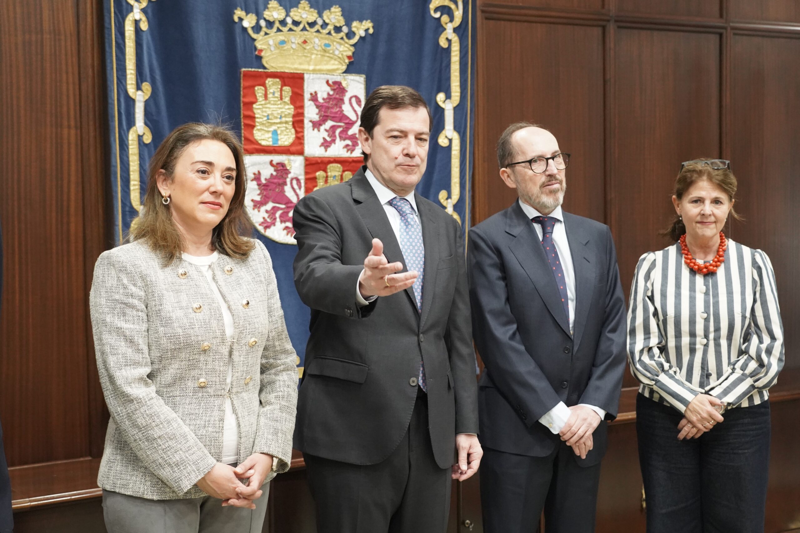 Junta y Azucarera fortalecerán las plantas de Toro, Benavente y Miranda y estudian un proyecto industrial en La Bañeza