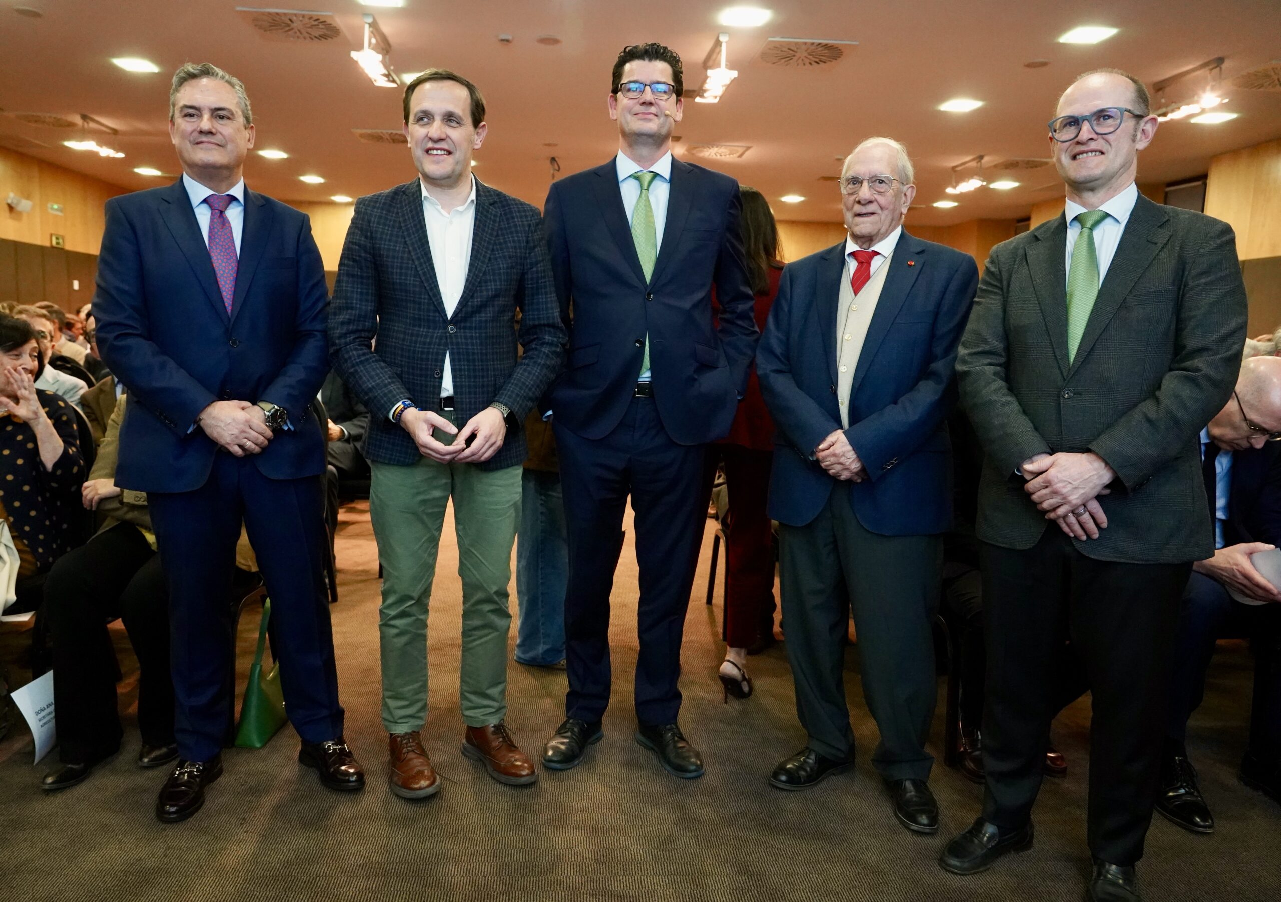 El director de Regulación de Iberdrola alerta de los «cuellos de botella» energéticos que frenan proyectos