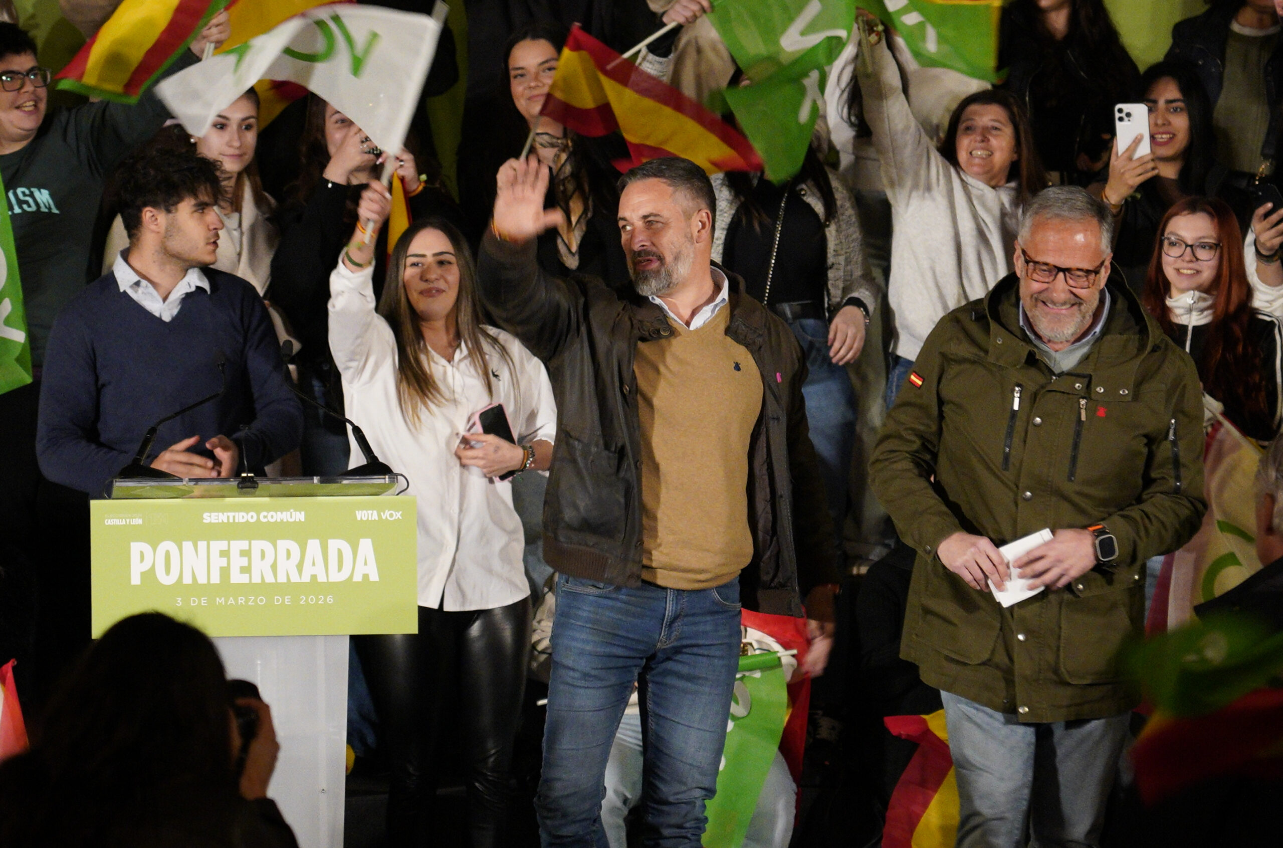 Abascal plantea al PP que rompa todos los pactos con el PSOE en España y en Europa
