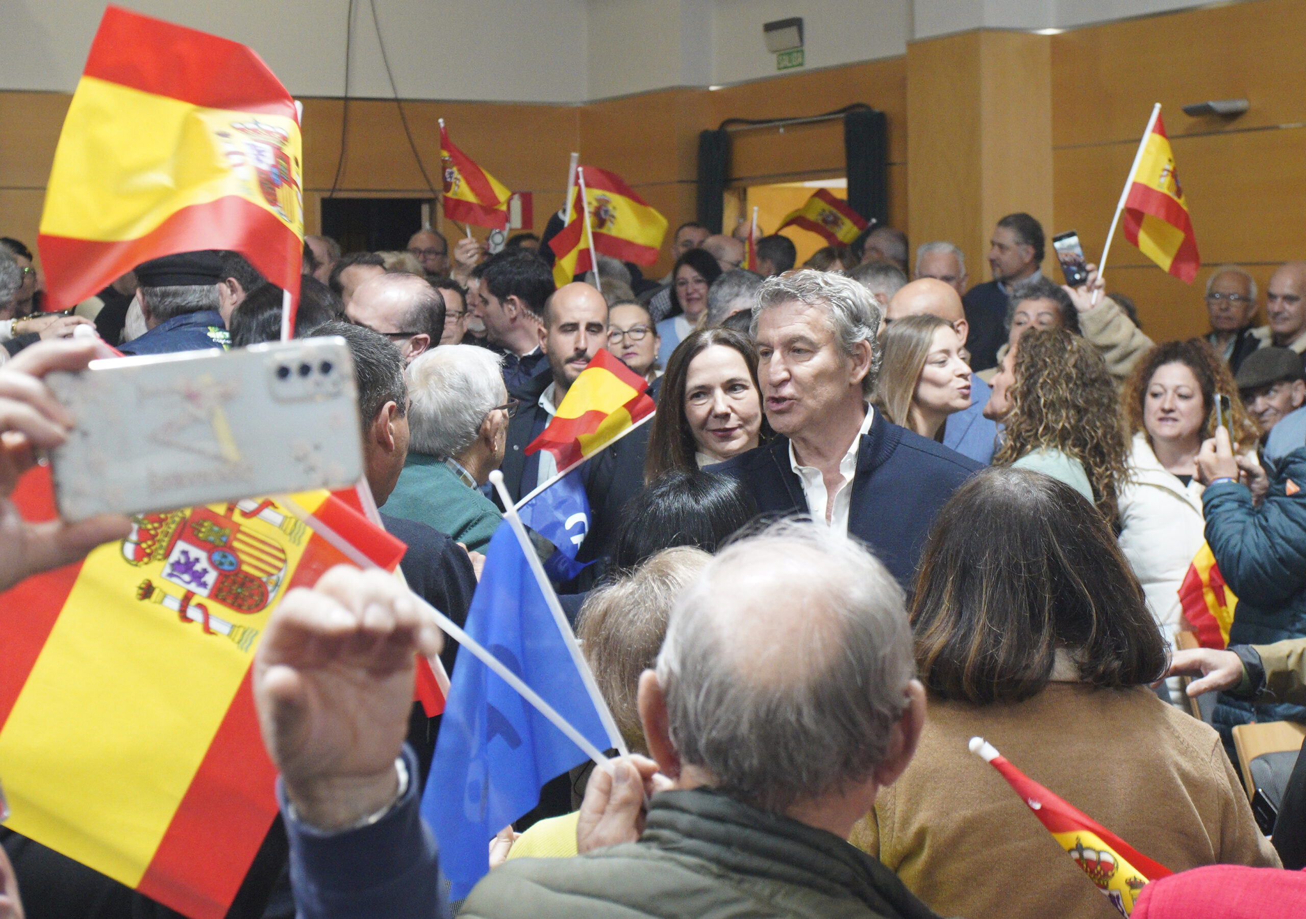 Feijóo denuncia los incumplimientos del Gobierno con El Bierzo y apela a convertir León en nodo clave