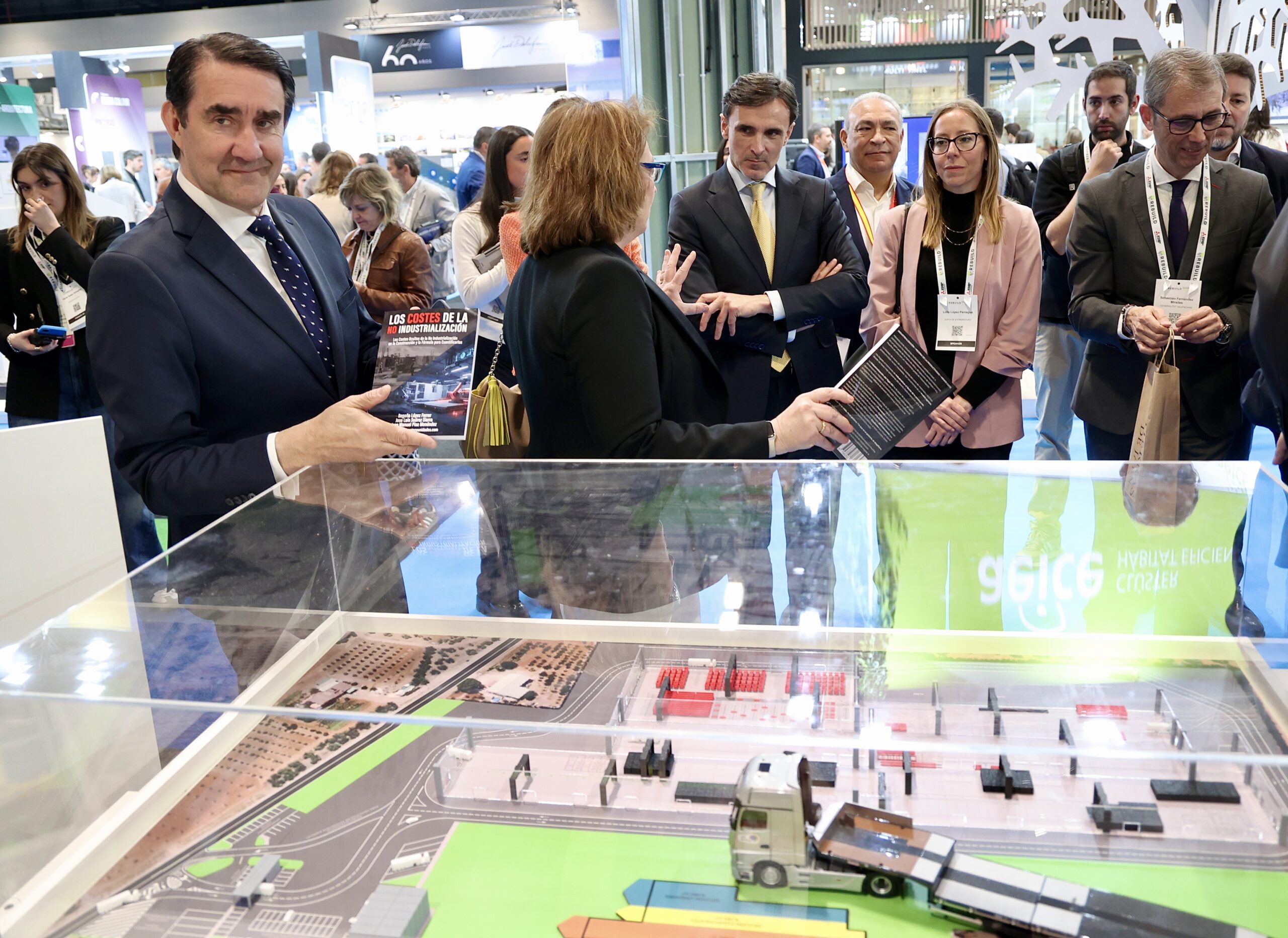 Suárez Quiñones defiende las «innovadoras y ambiciosas» políticas de Vivienda en la Comunidad