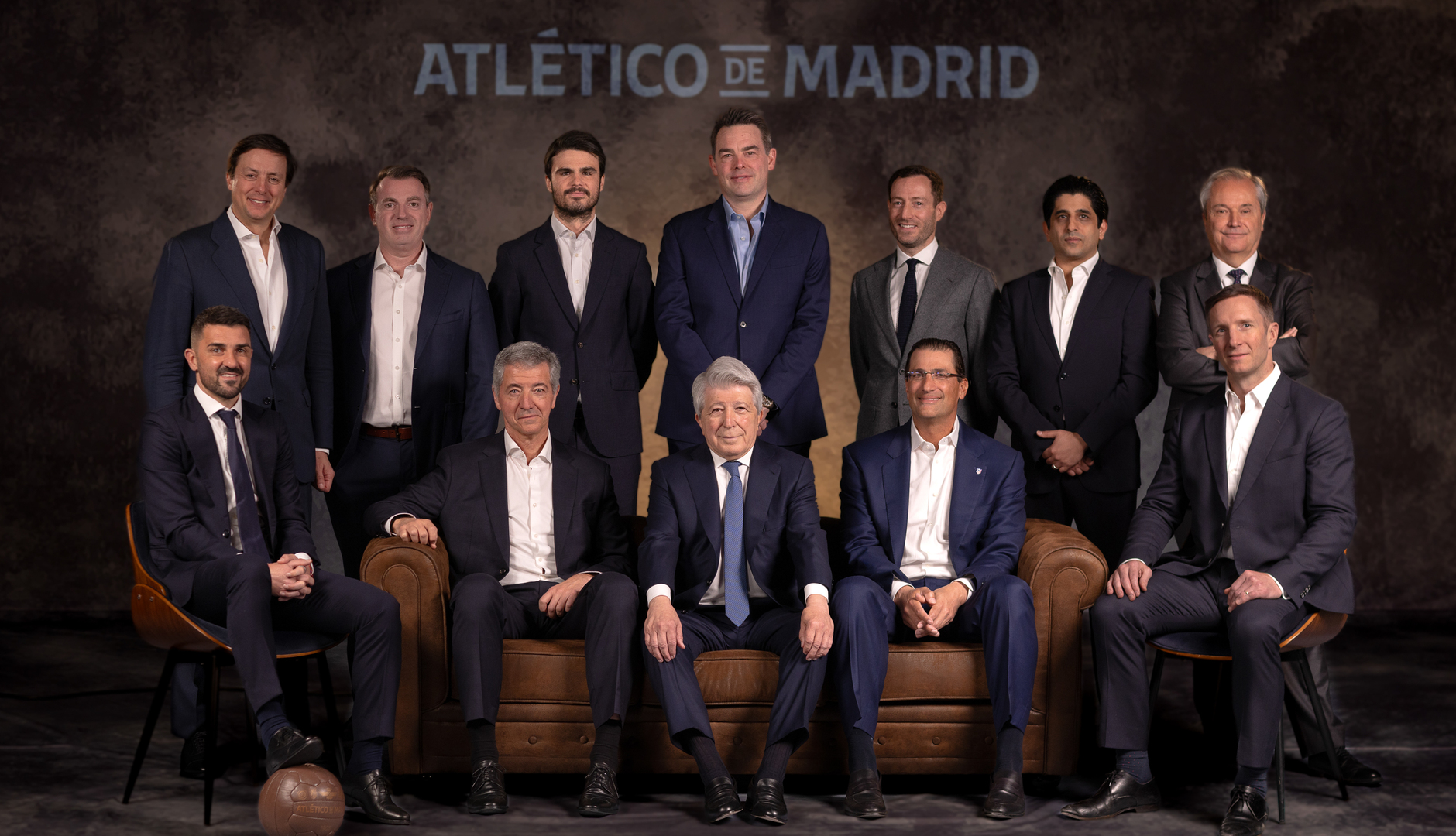 Apollo desembarca en el Atlético con 100 millones y y el exfutbolista Villa de consejero