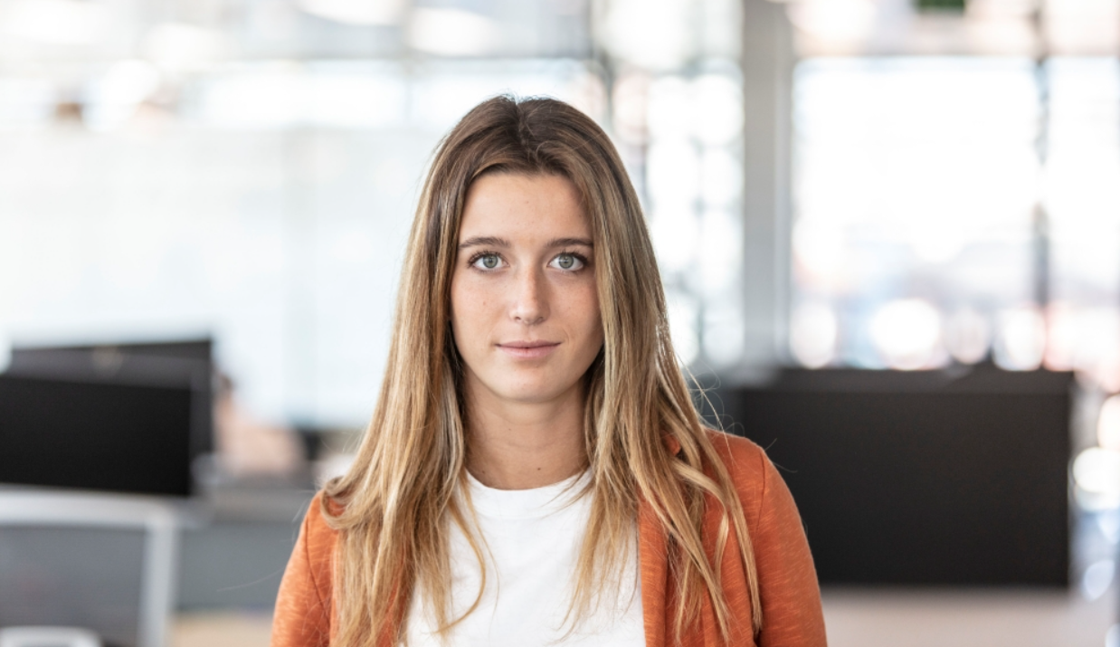 CaixaBank lanza un programa para impulsar una cantera de talento femenino en banca de inversión y mercados