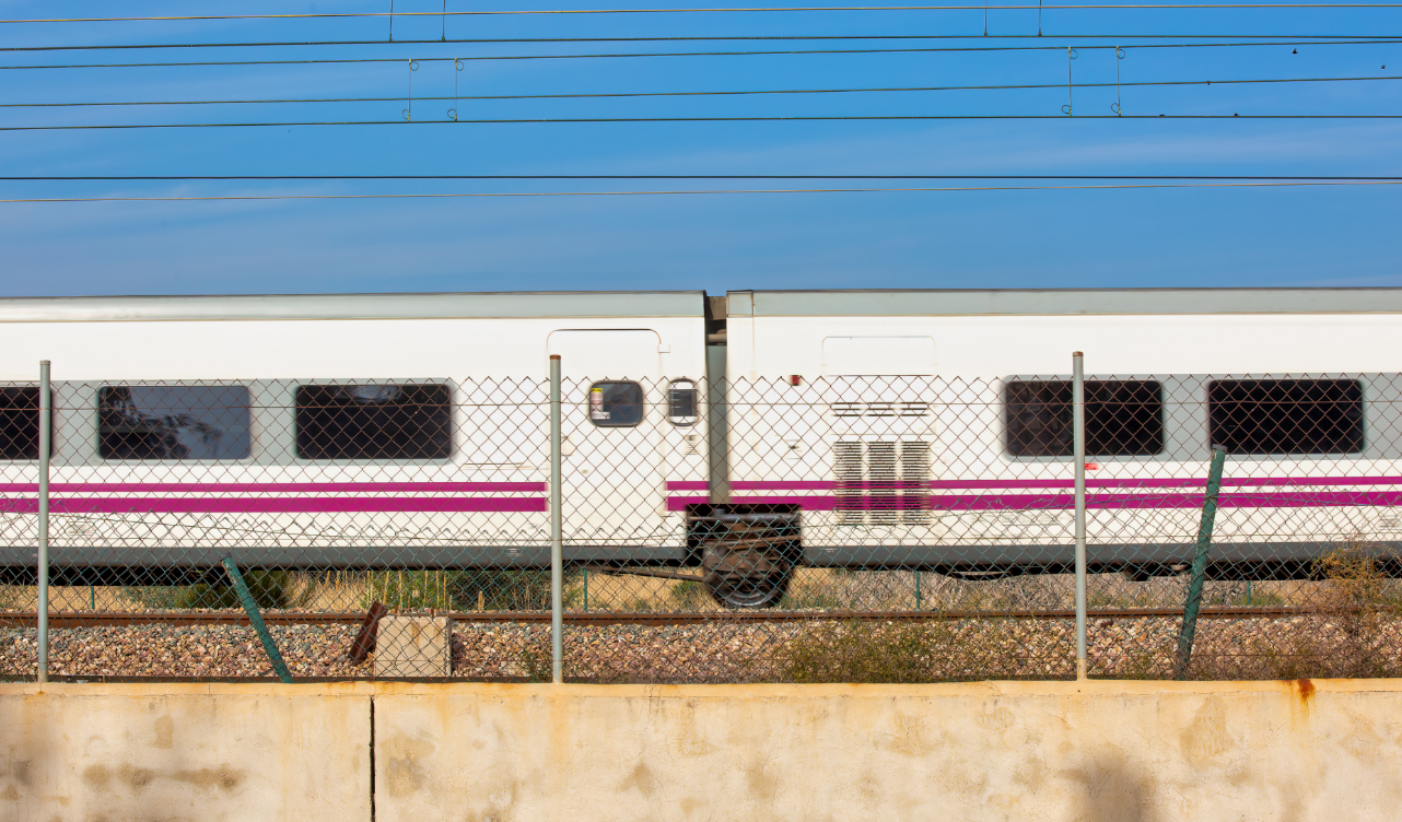 La Mesa del Turismo critica que la falta de AVE a Málaga genera ‘inseguridad’ al turismo