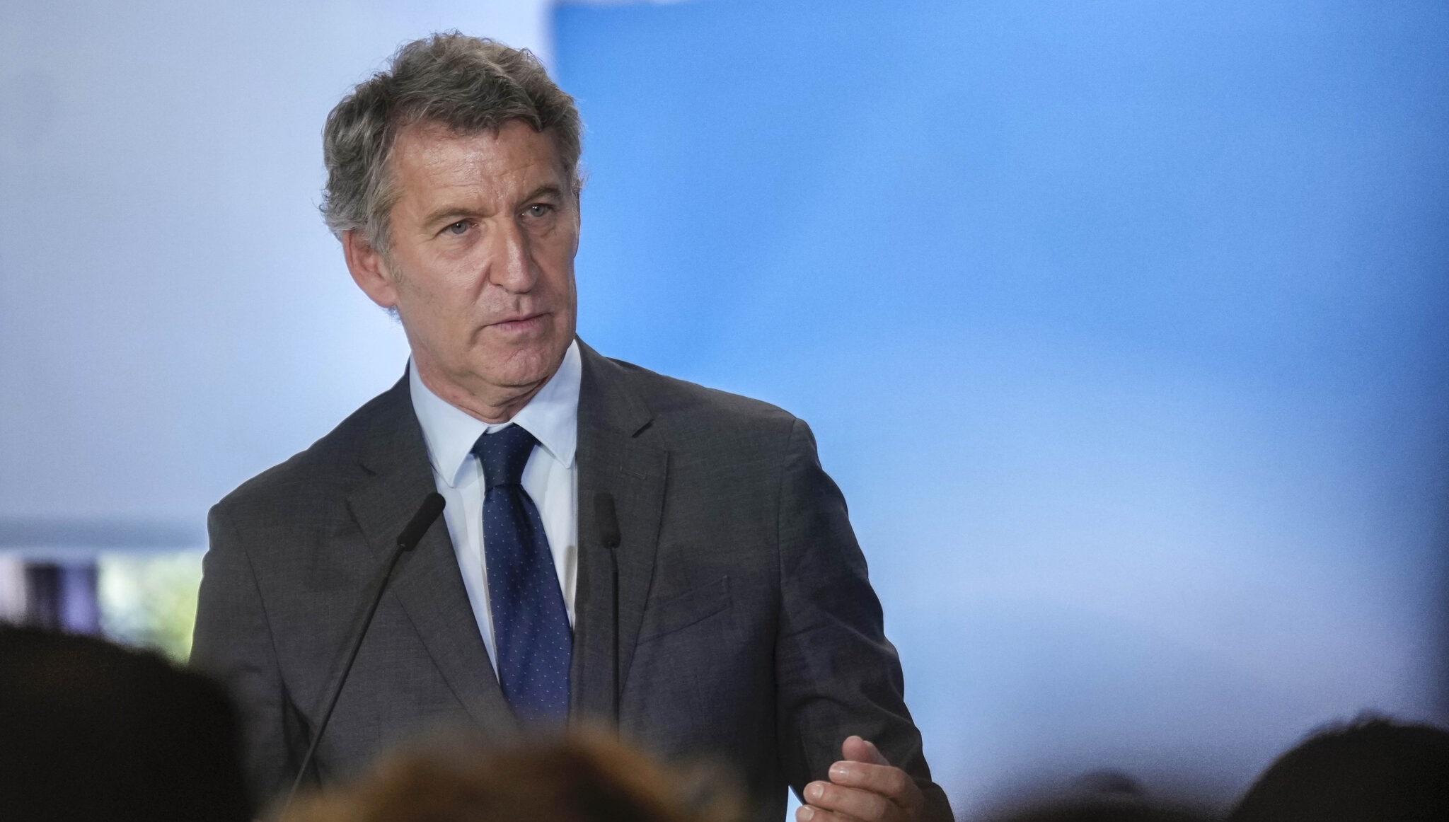 El PP propone doblar la deducción por hijo en el IRPF y bajar al 10 % el IVA de la energía