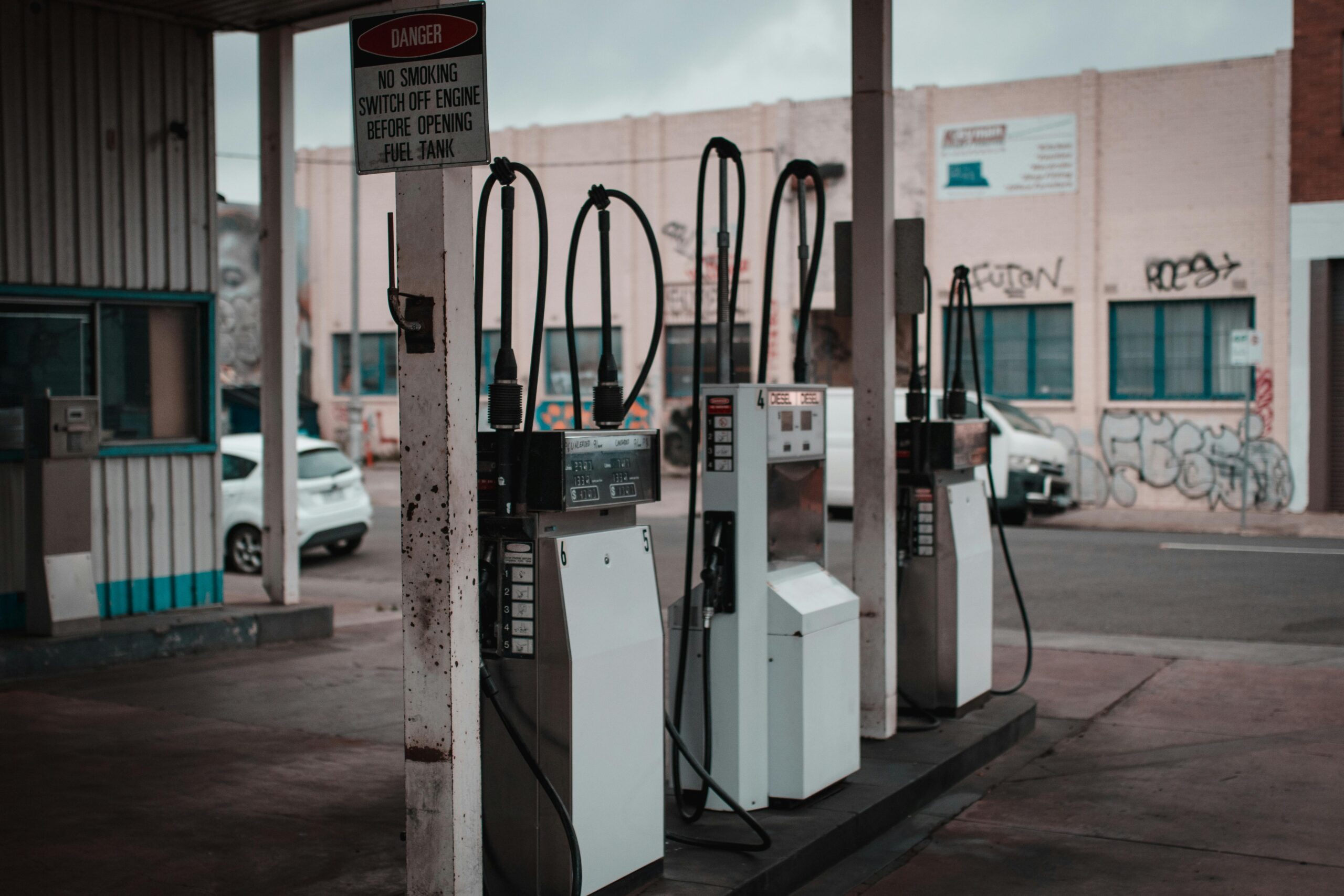 El gas natural cae levemente, más del 1%
