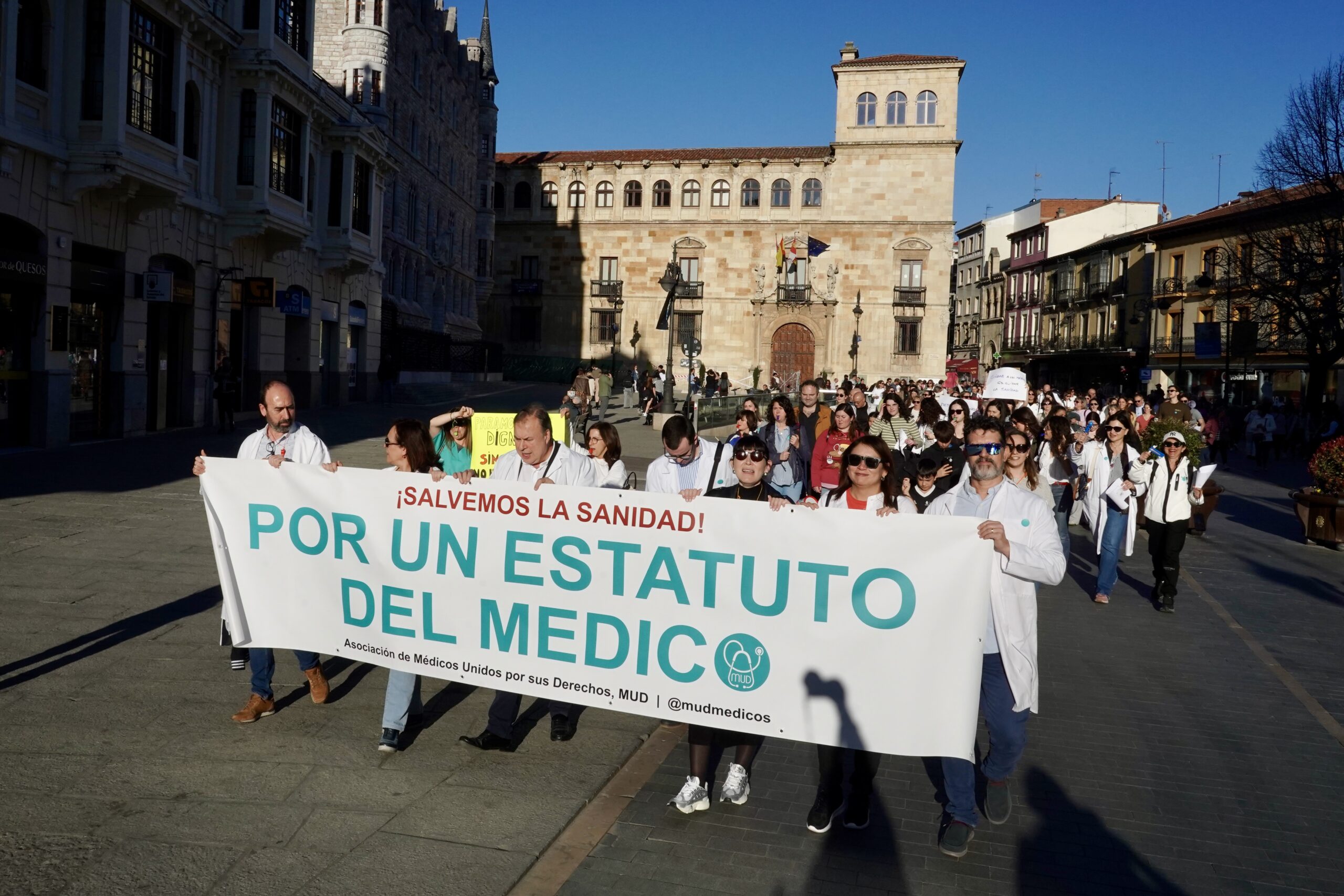 La huelga de médicos aplaza hoy 228 cirugías y 3.002 consultas en la Comunidad