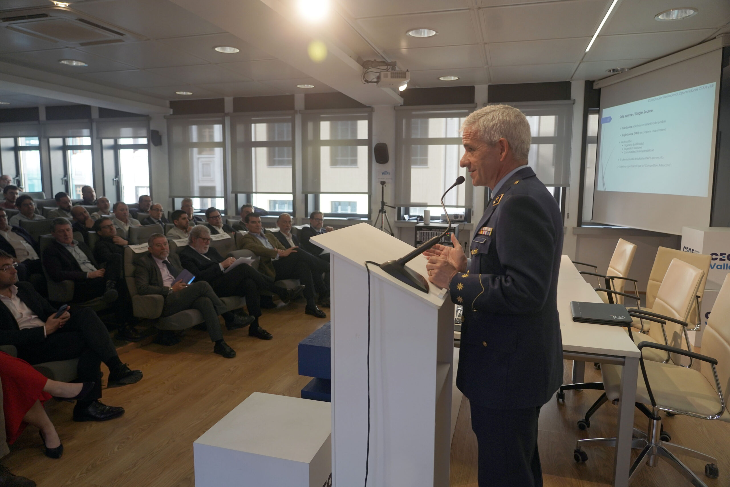 Defensa anima a pymes y autónomos a optar a licitaciones y contratos del ecosistema militar