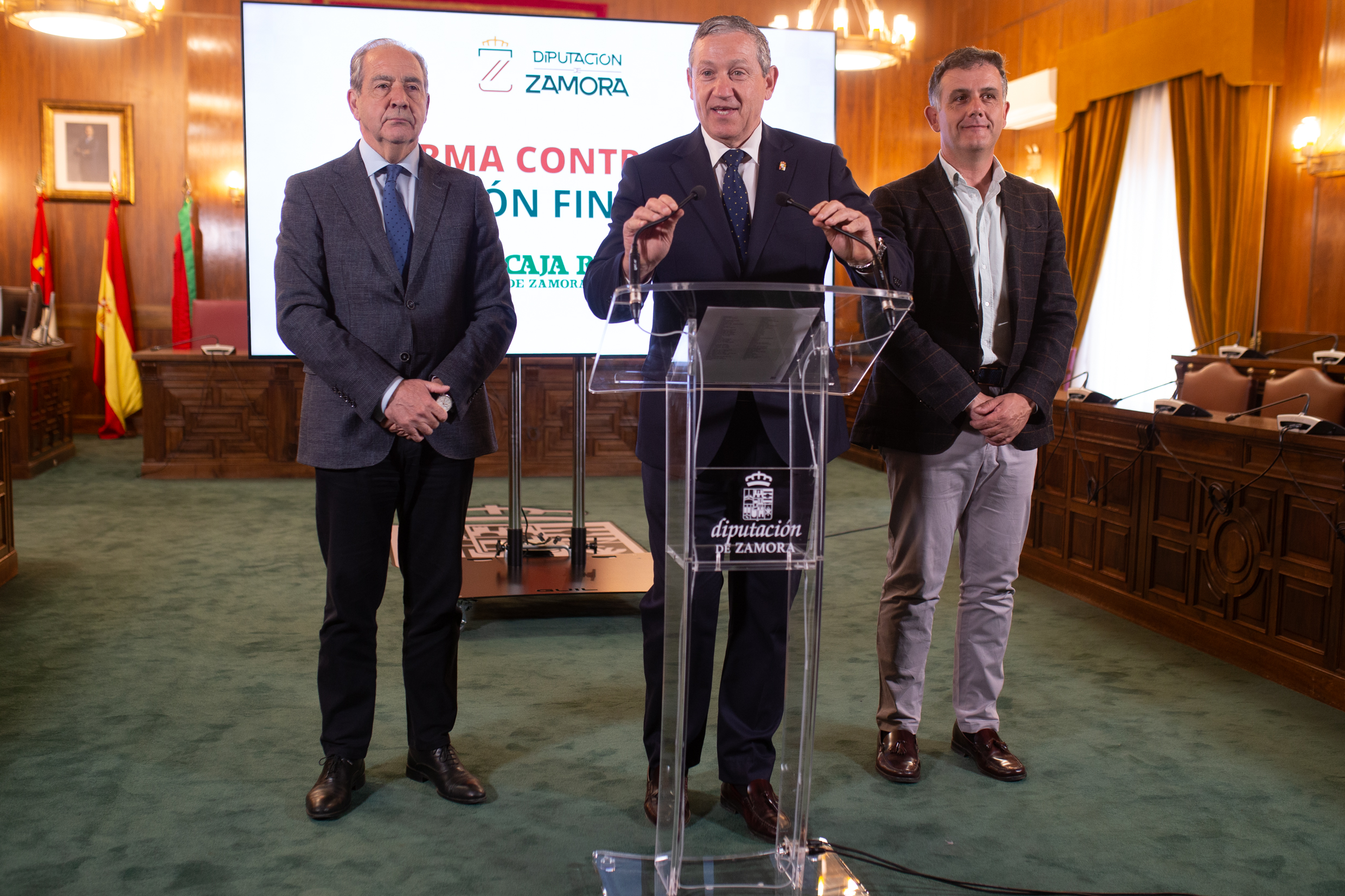 Caja Rural Zamora gestionará las oficinas móviles impulsadas por la Diputación en 173 municipios