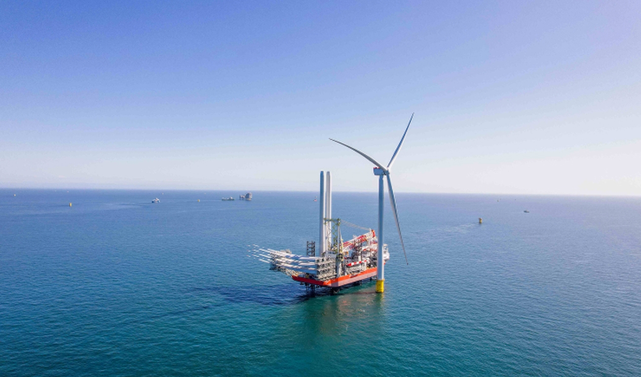 Iberdrola instala la primera turbina de East Anglia THREE en el Reino Unido