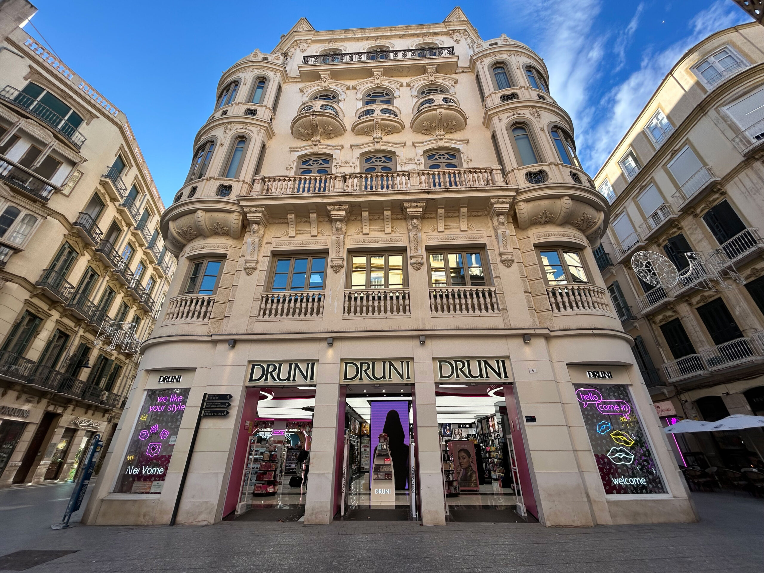 Savills ha cerrado el proceso de venta del mayor local del principal eje comercial de Málaga