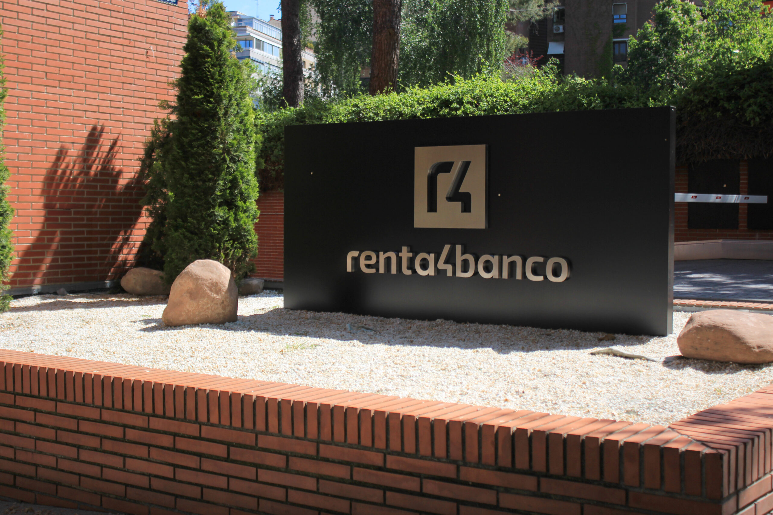 Renta 4 presenta su fondo de capital privado para minoristas: ‘Muchísima calidad y atractivo en comisiones’