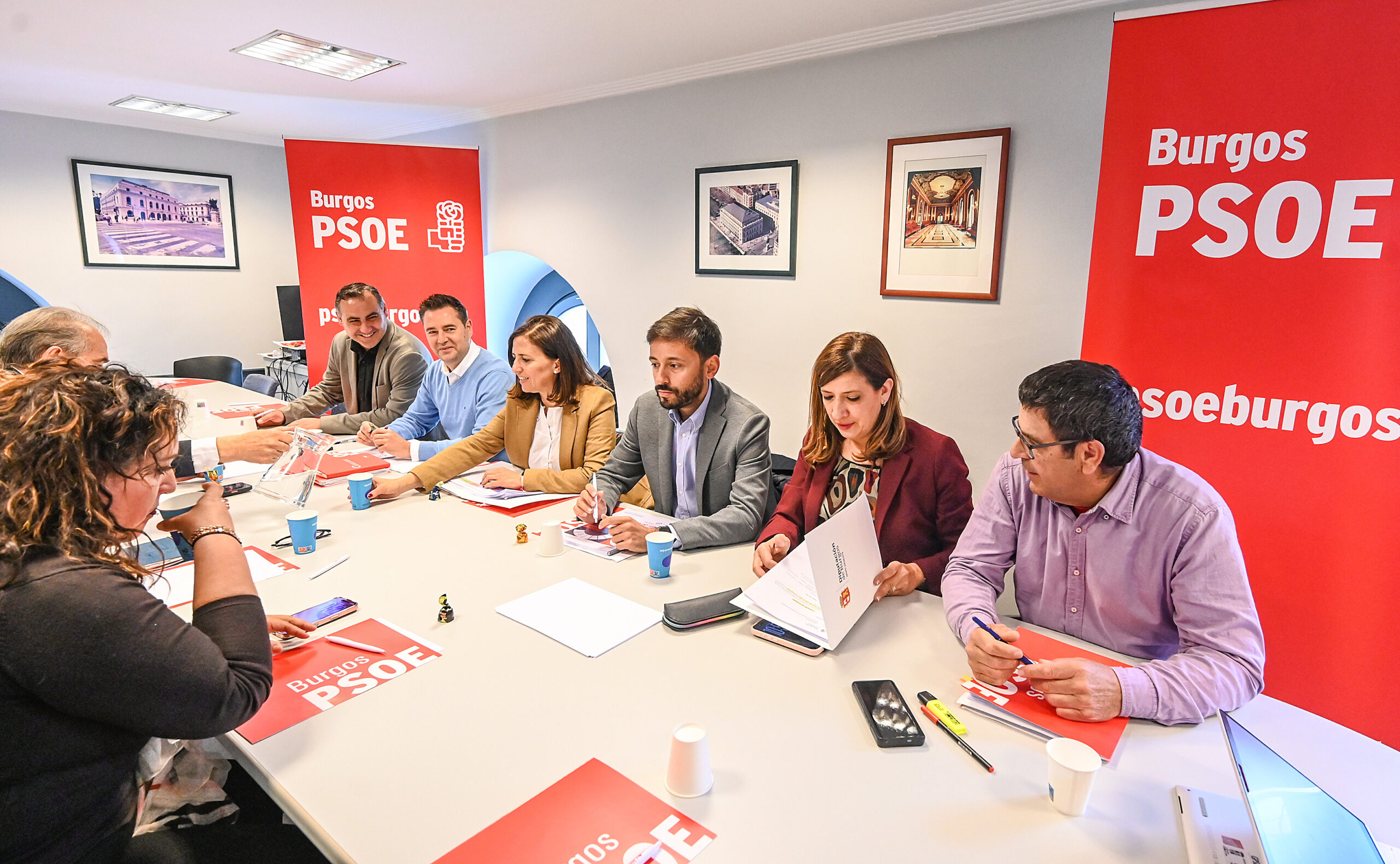 PSOE denuncia la «paralización» de los planes de empleo local y dice que Mañueco «sigue de vacaciones»