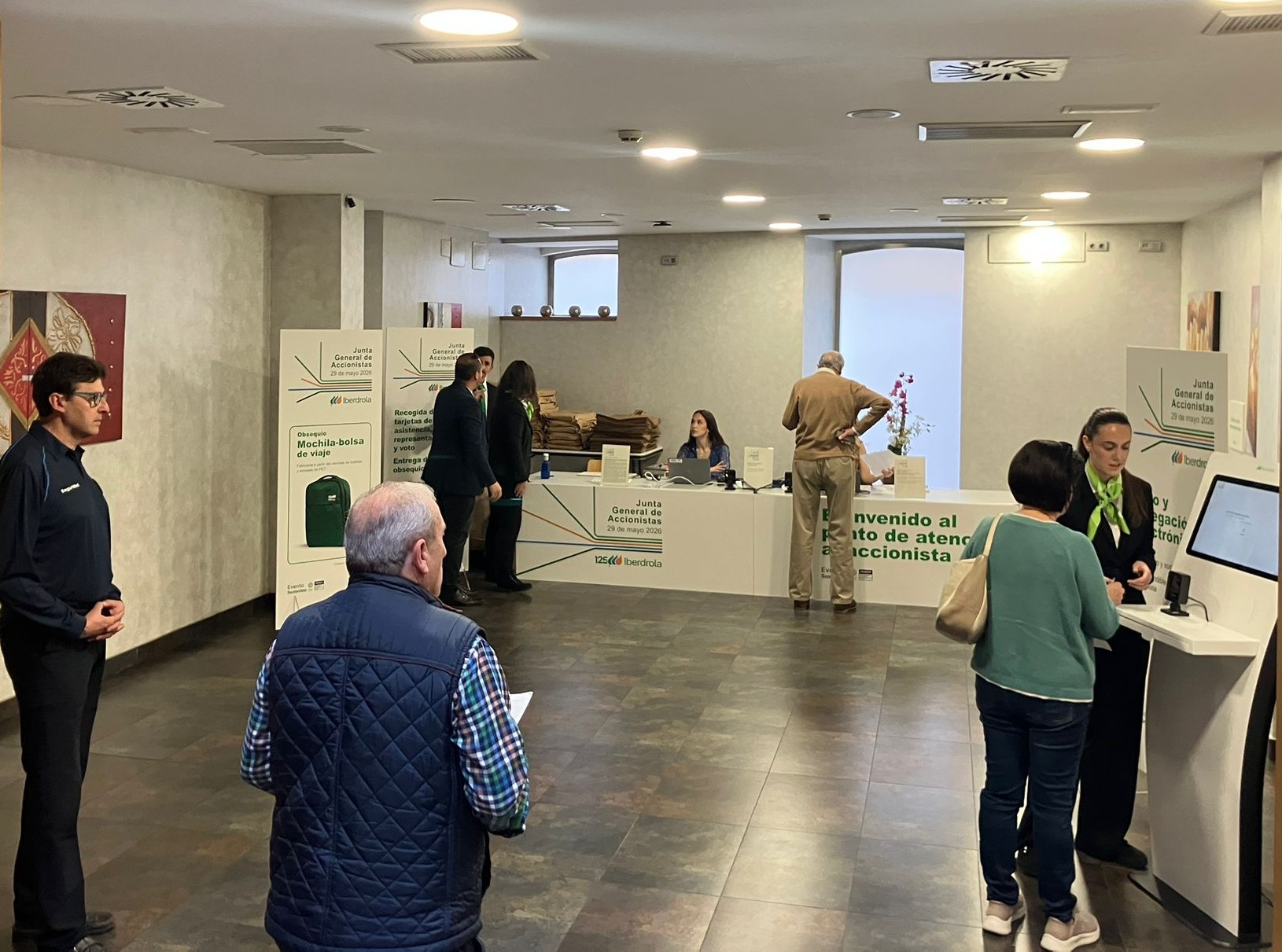 Iberdrola acciona un punto de atención en Valladolid cara a la Junta General del día 29