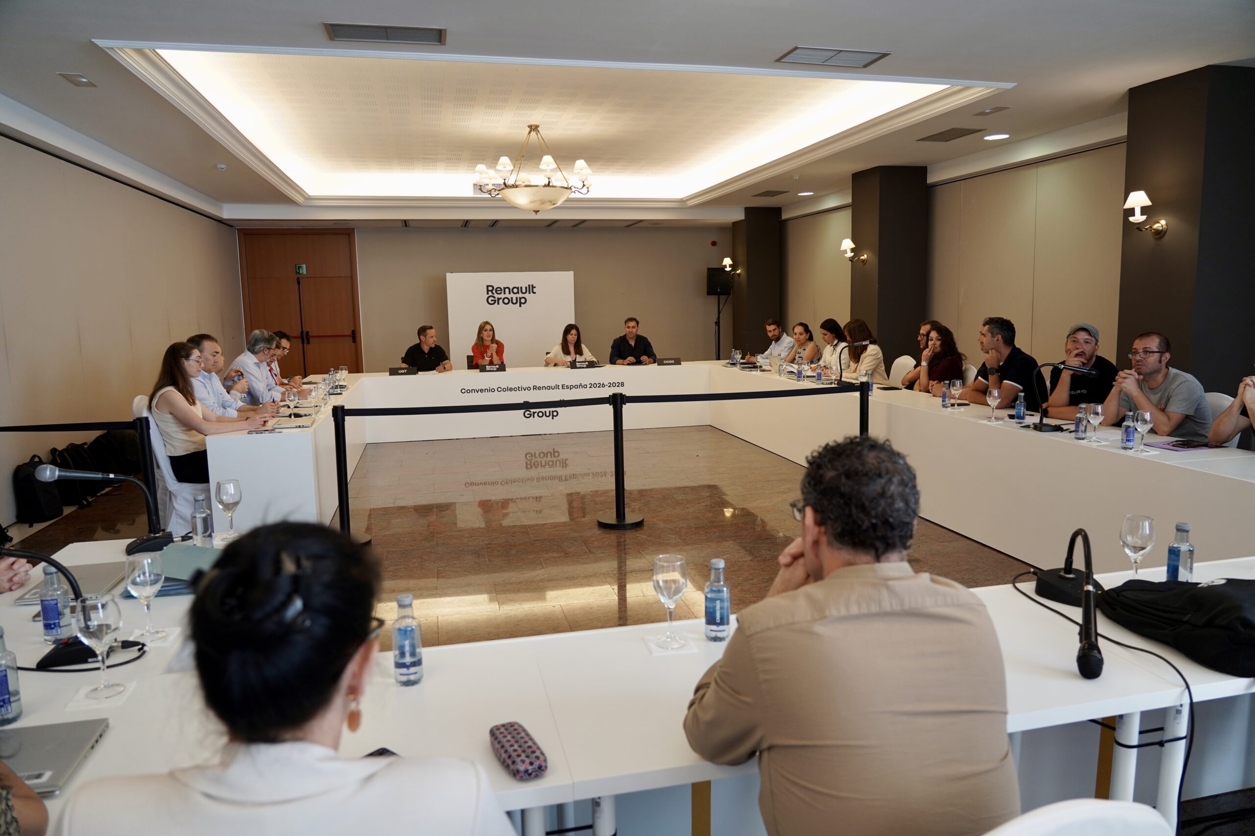 Renault, UGT y CCOO firman el convenio 2026-2028, que afecta a 6.000 operarios de cuatro provincias
