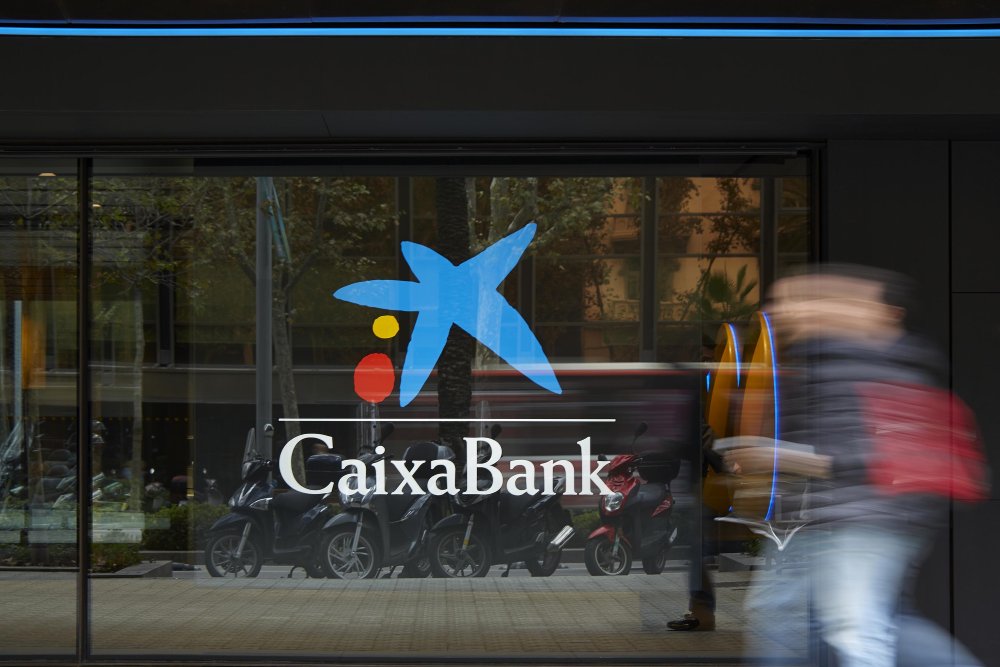 CaixaBank refuerza su estrategia en autónomos con beneficios vinculados a la actividad del negocio