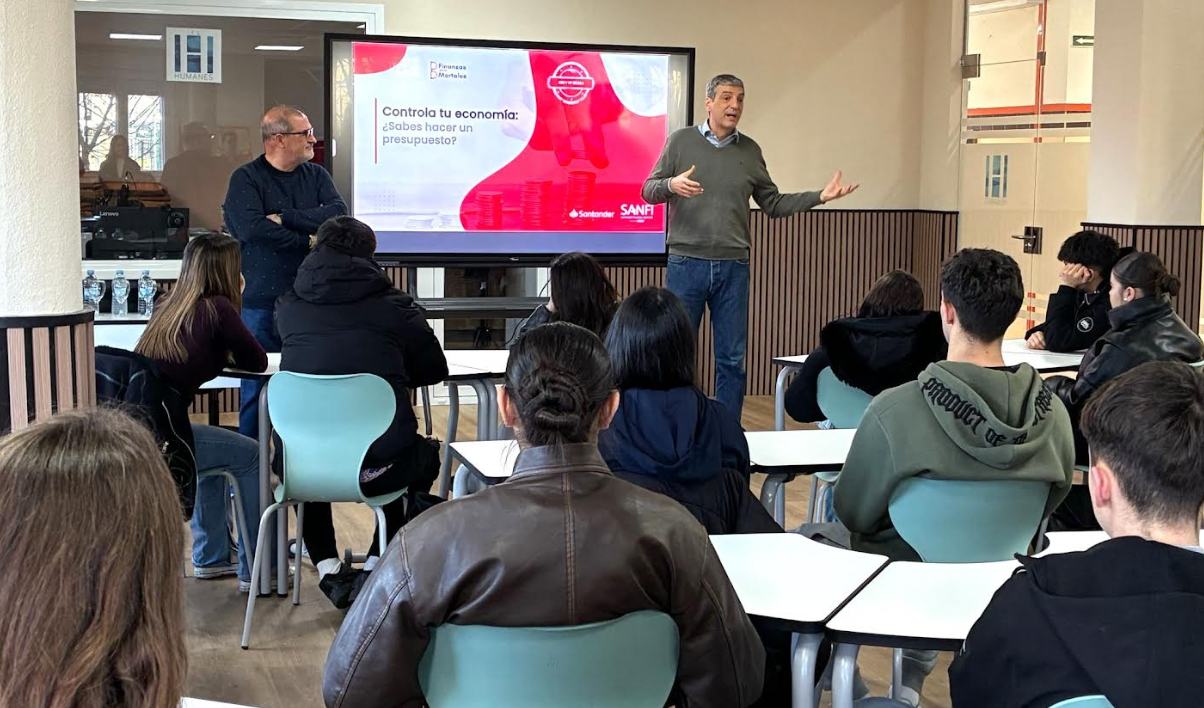 Santander supera las 1.000 sesiones gratuitas de educación financiera en el primer semestre de 2026 