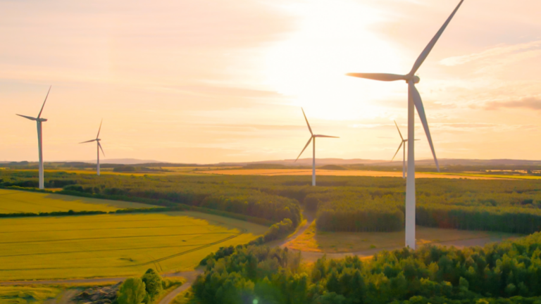 La transición energética pone al suelo rural en el centro del debate jurídico y urbanístico