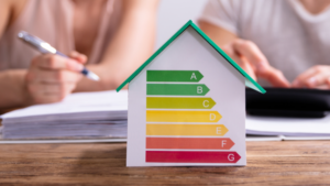 La factura energética tensiona los hogares y lleva al 77,3% de la ciudadanía a reducir su consumo en casa