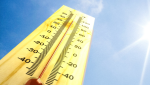 La pobreza energética, la dependencia y la cronicidad, factores que aumentan el riesgo sanitario durante las olas de calor