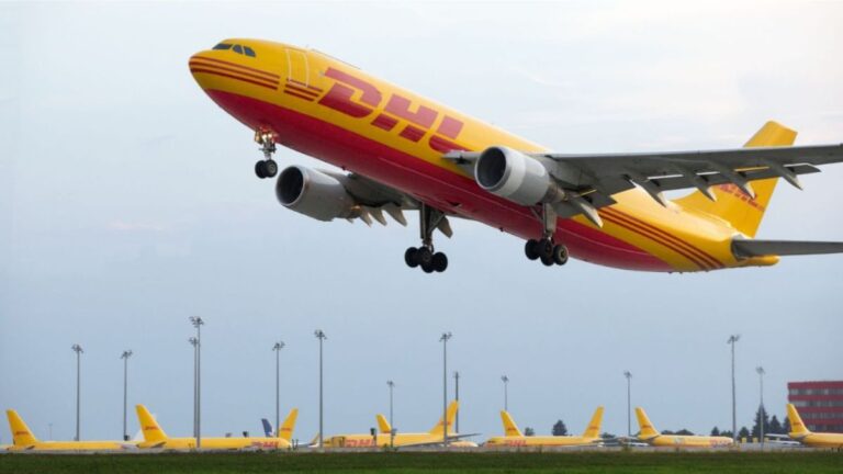 DHL Express se asegura con Moeve el suministro de combustible de aviación sostenible en el aeropuerto de Madrid