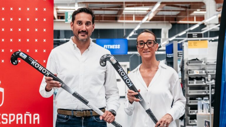 Decathlon y Hockey España firman un acuerdo por la inclusión laboral de personas con discapacidad