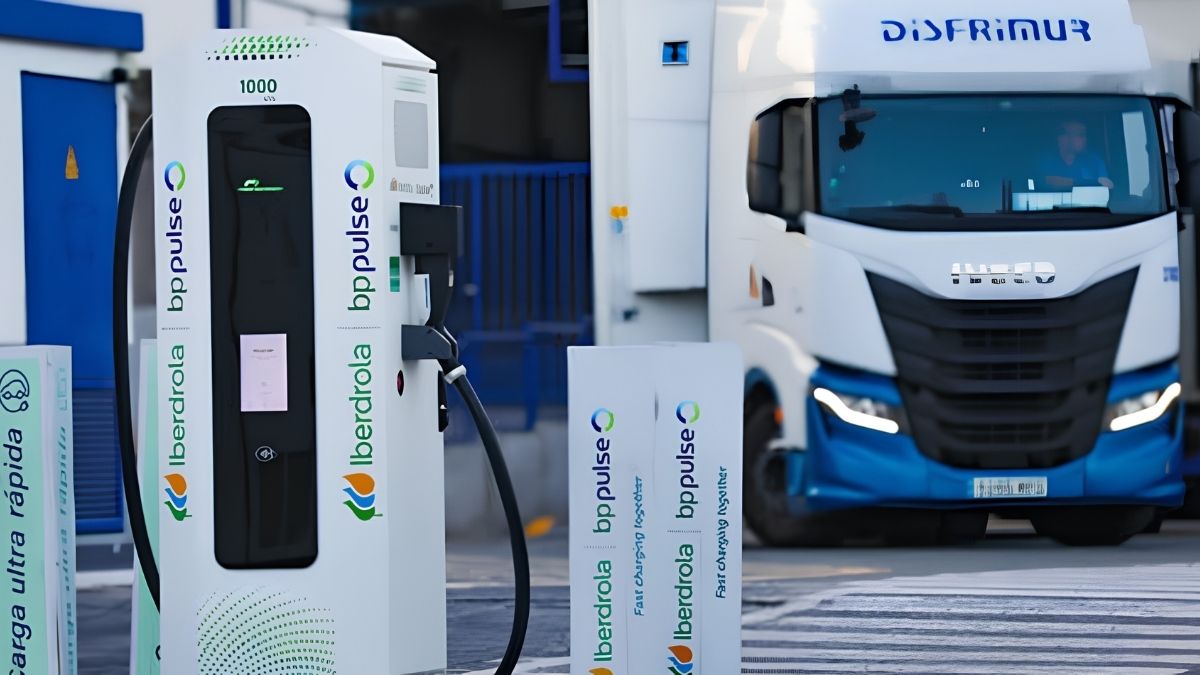 Iberdrola | bp pulse y Disfrimur amplían su acuerdo para desplegar nuevas estaciones de recarga para vehículos pesados