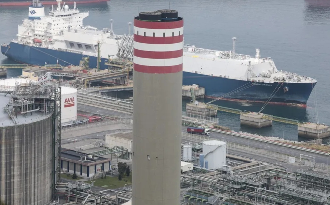 La industria española eleva a 7.400 millones sus costes energéticos por la crisis de Ormuz