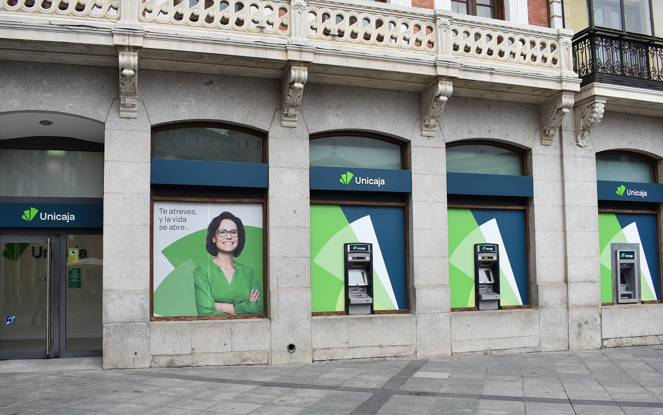 Unicaja facilita liquidez a los olivareros para la campaña y el anticipo de la cosecha